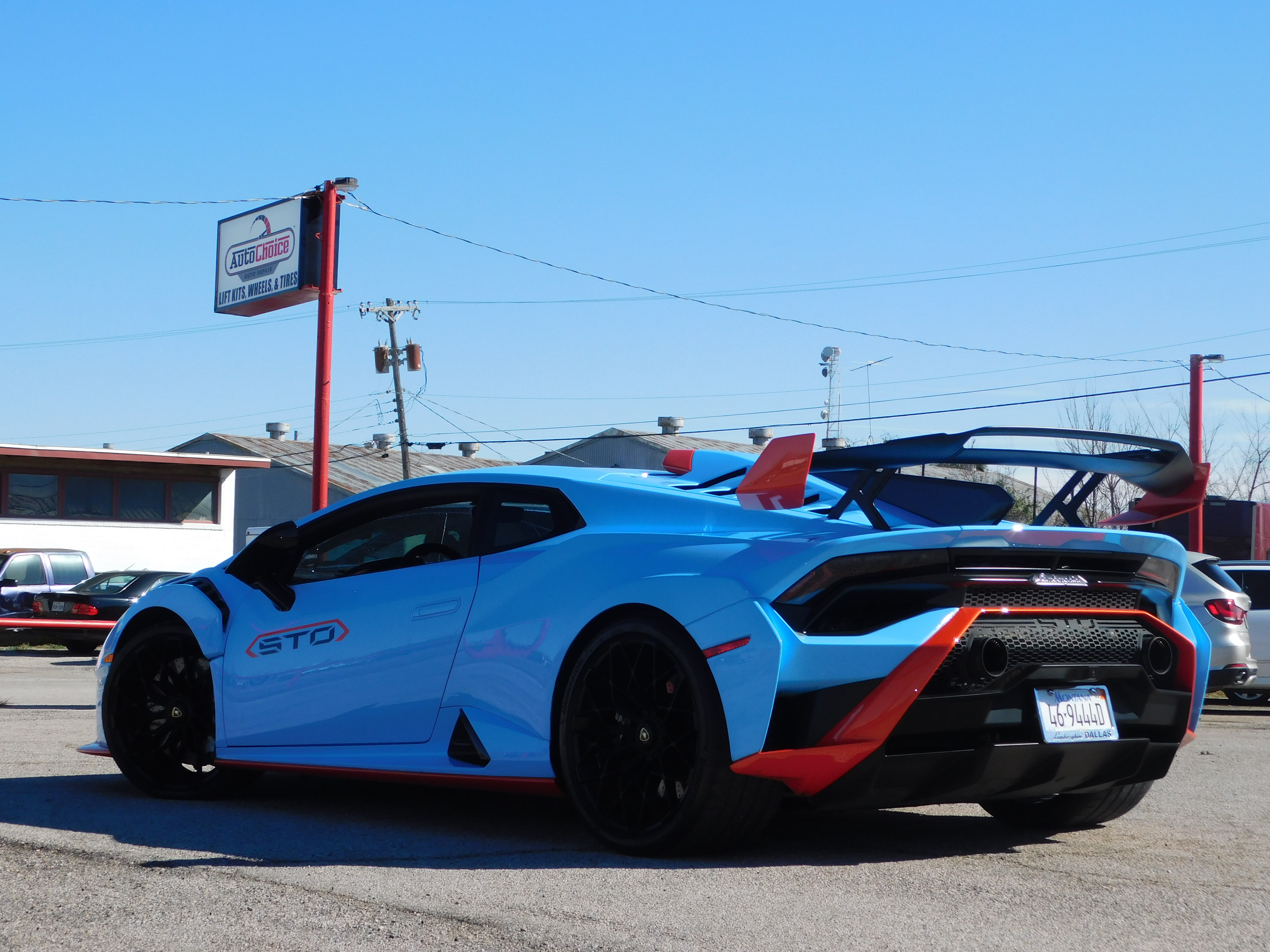 2024 Lamborghini Huracan STO Coupe - Blue exterior view 9