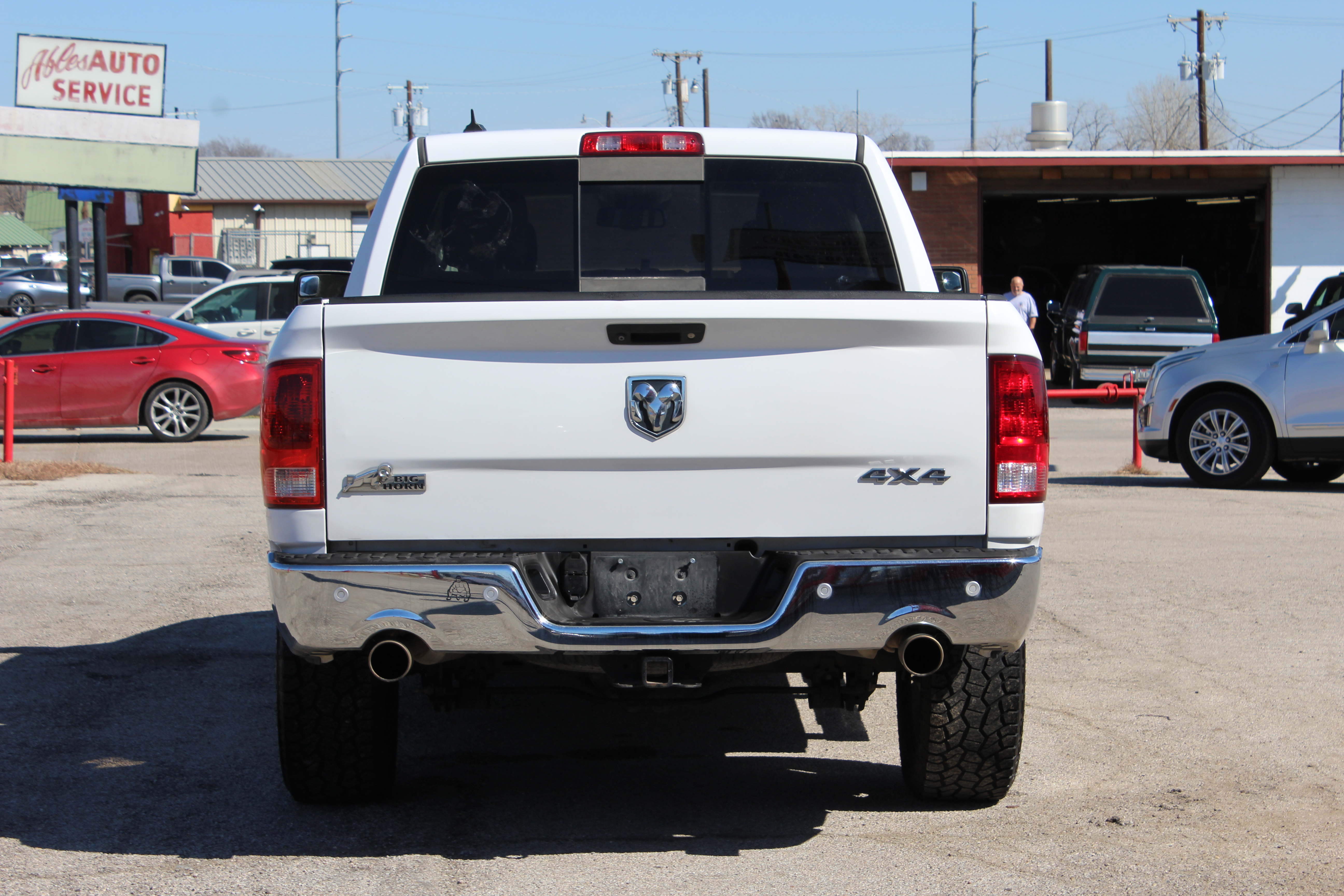 2014 RAM 1500 4WD Crew Cab 140.5 Big Horn - White exterior view 8