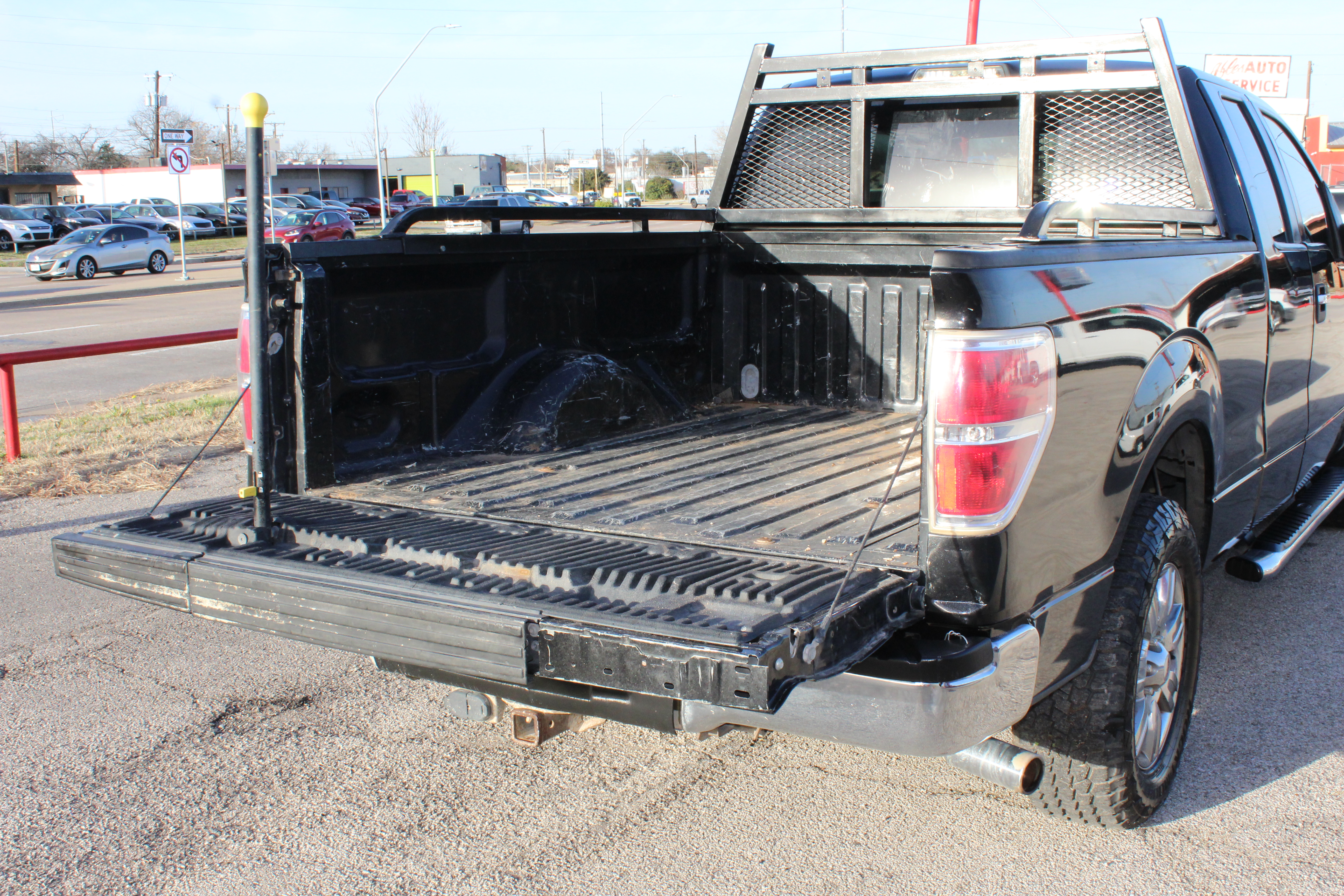 2012 Ford F-150 2WD SuperCab 145 XLT - Blue exterior view 9