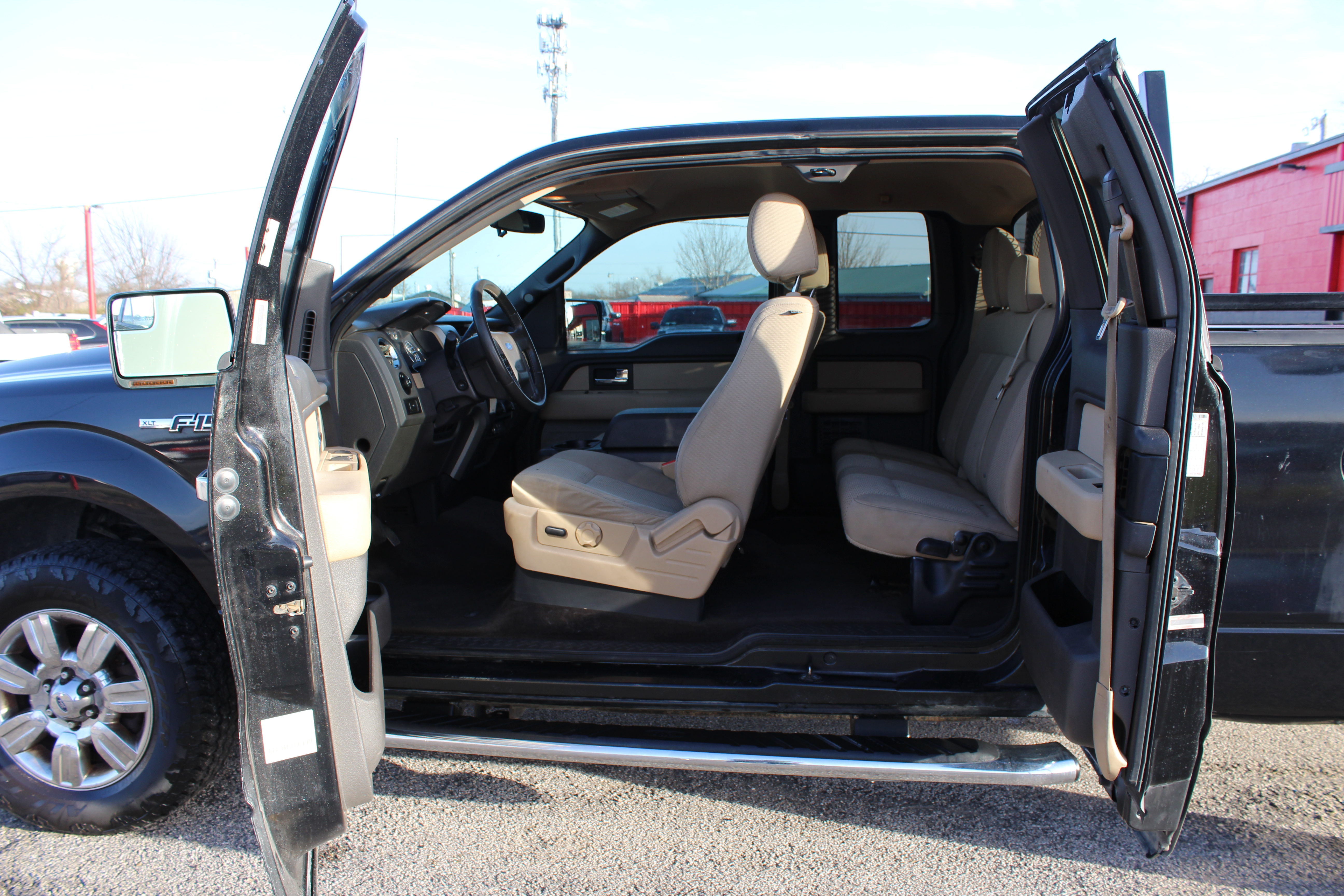 2012 Ford F-150 2WD SuperCab 145 XLT - Blue exterior view 17