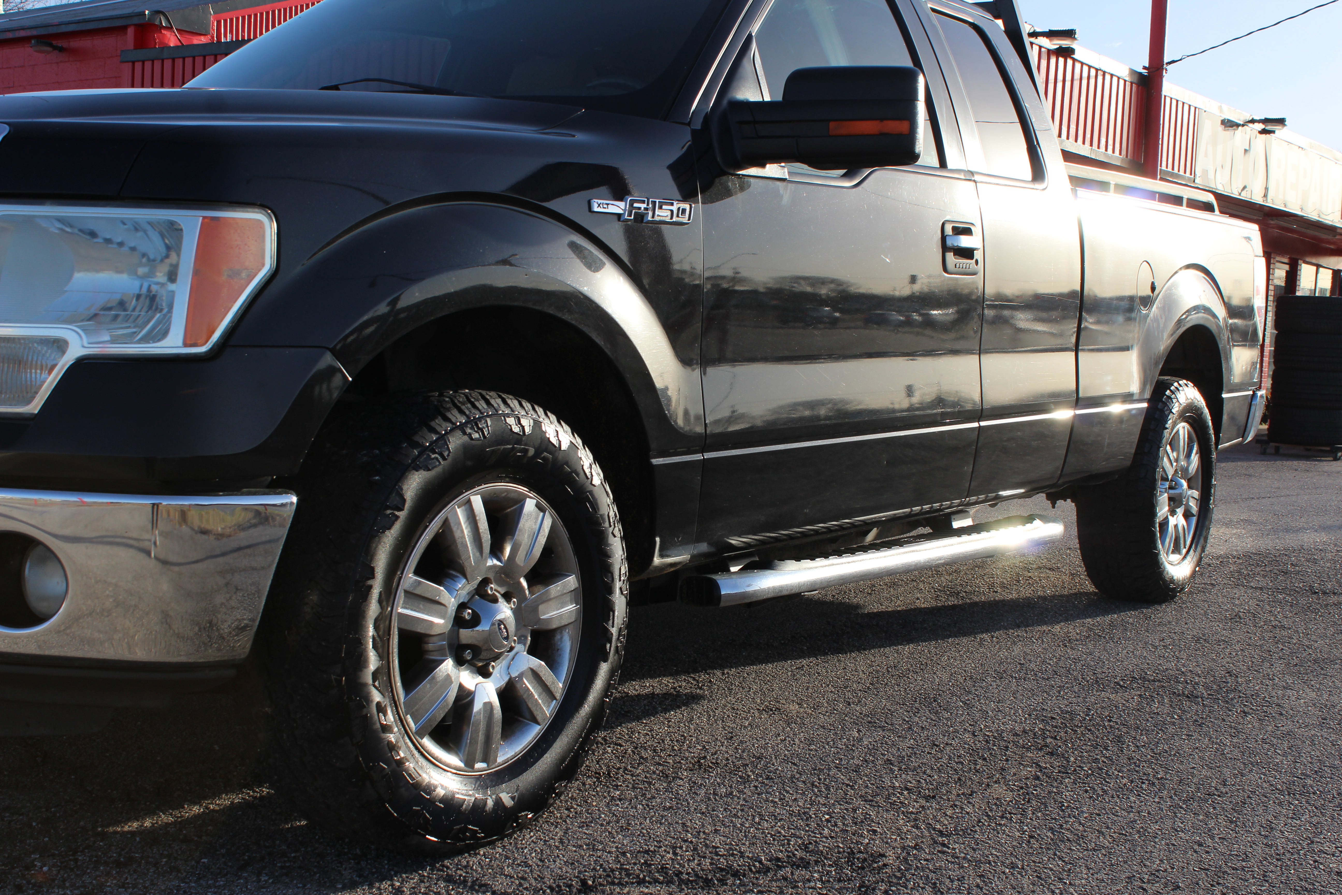 2012 Ford F-150 2WD SuperCab 145 XLT - Blue exterior view 5