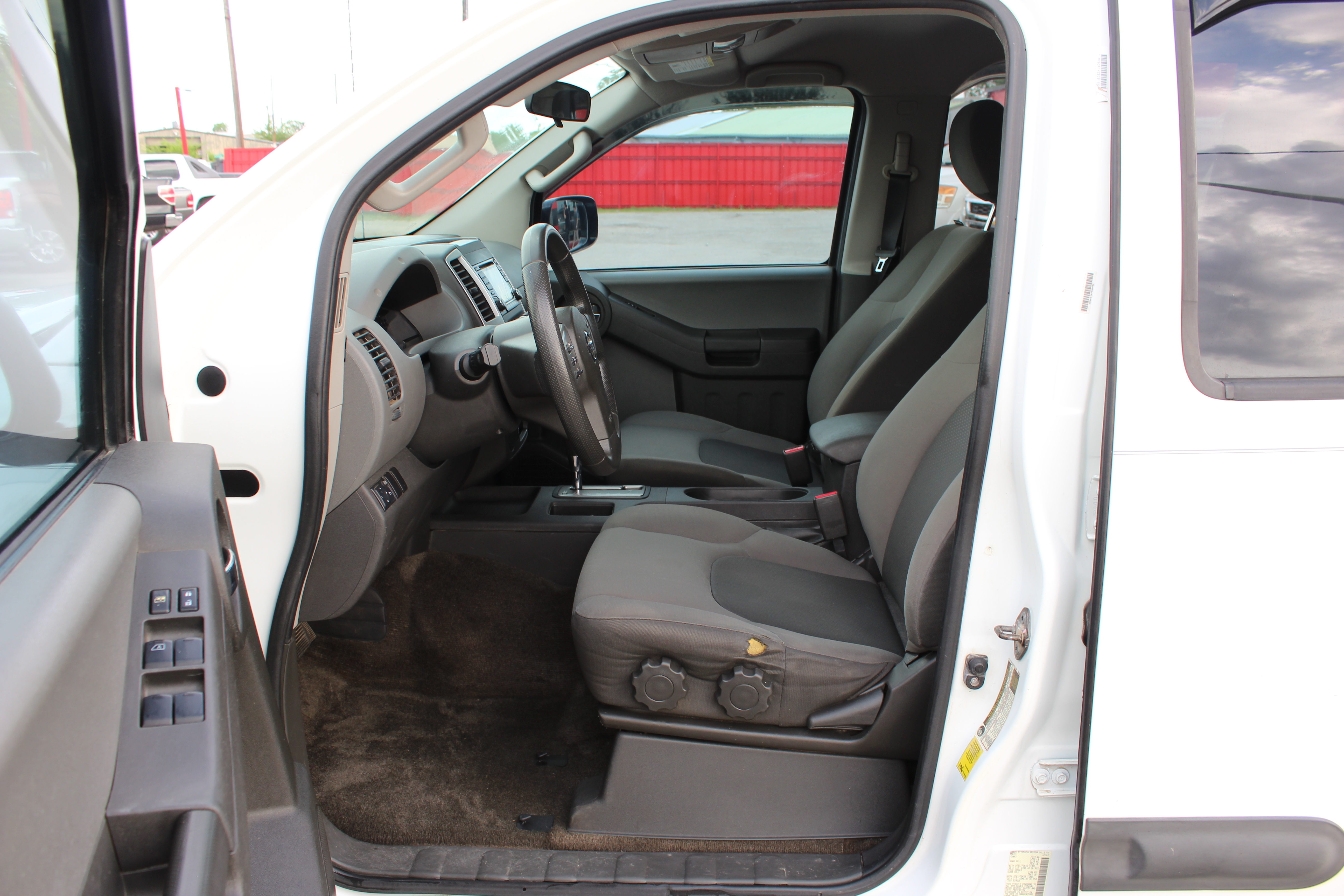 2015 Nissan Xterra 2WD 4dr Auto S - White exterior view 16
