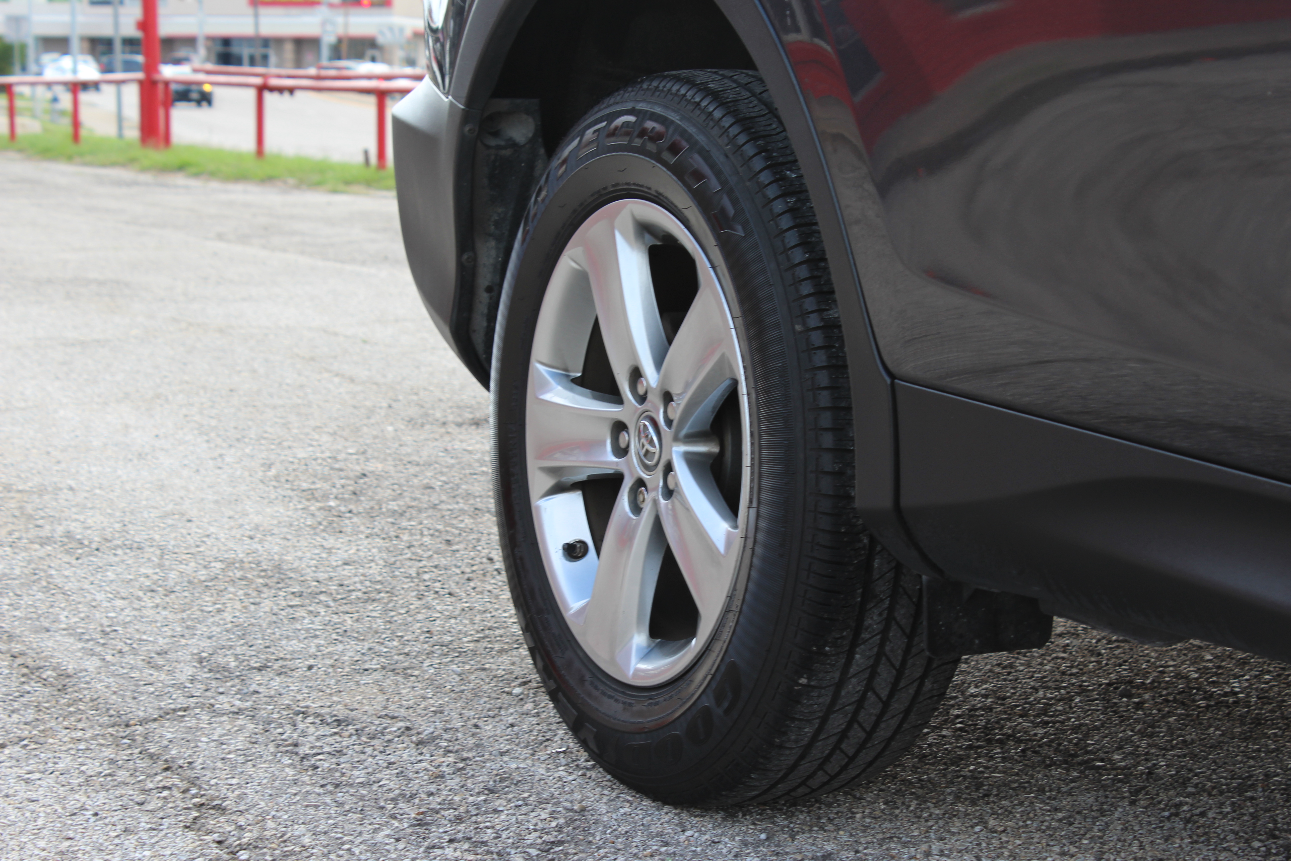 2015 Toyota RAV4 FWD 4dr XLE (Natl) - Gray exterior view 3