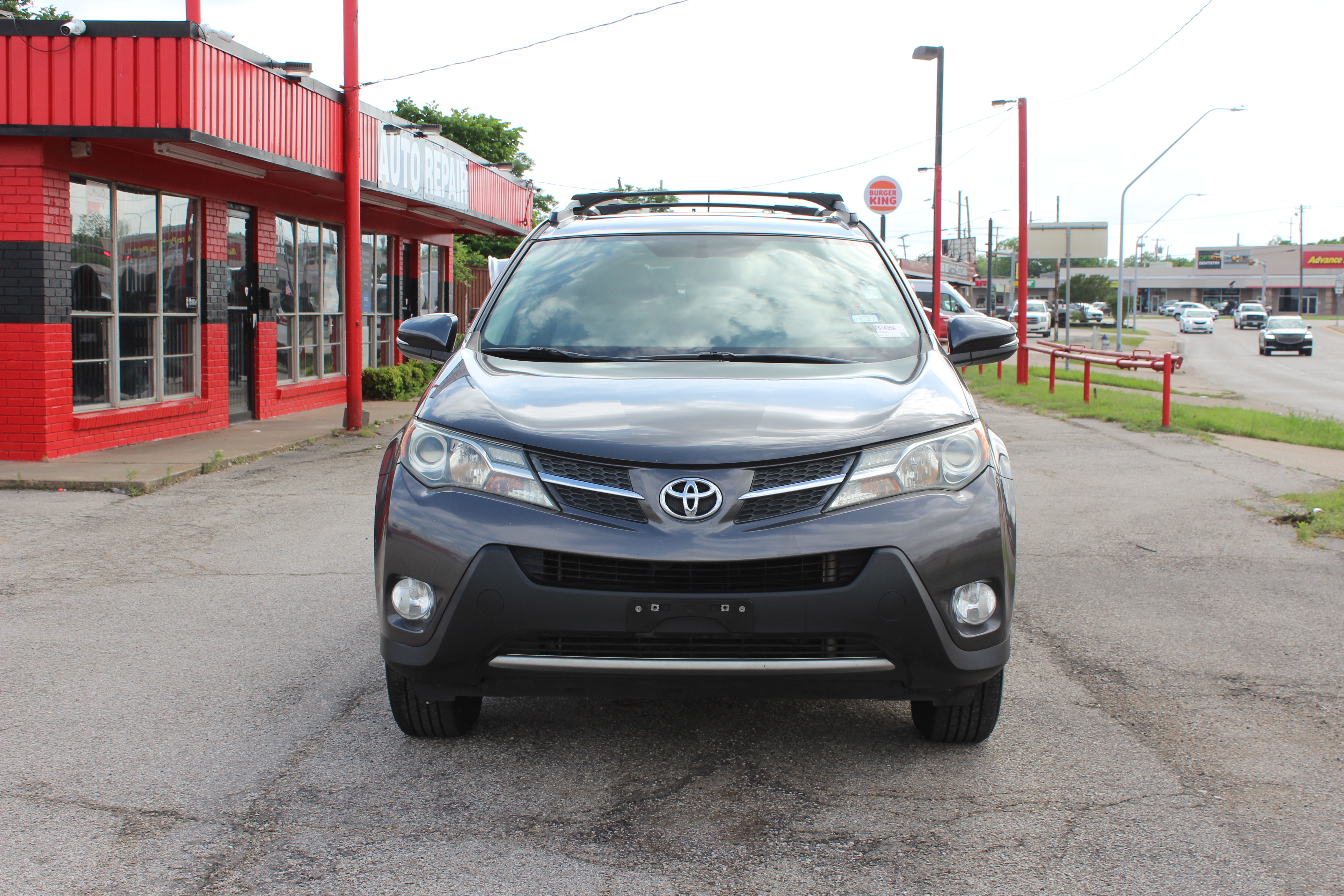 2015 Toyota RAV4 FWD 4dr XLE (Natl) - Gray exterior view 5