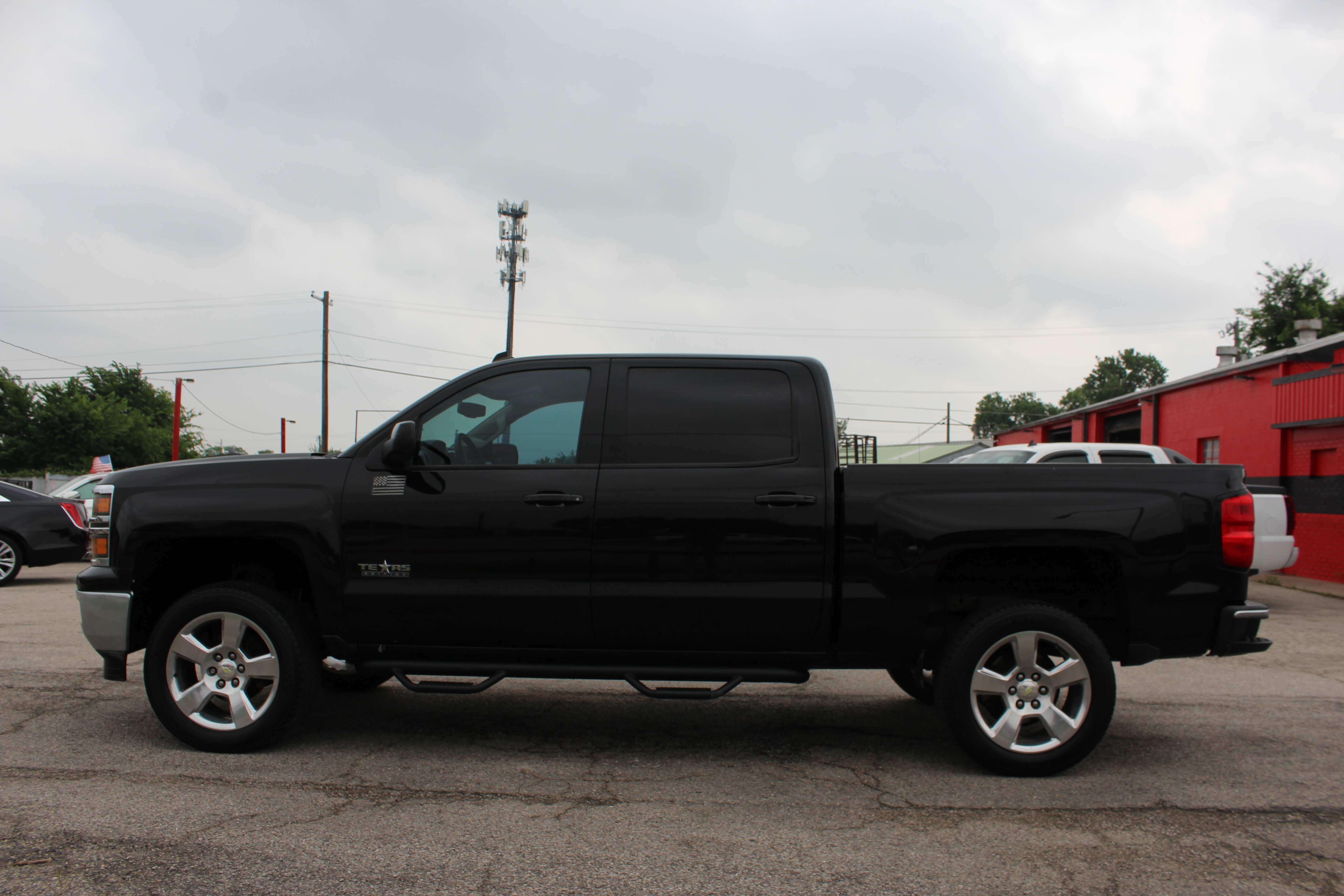 2014 Chevrolet Silverado 1500 2WD Crew Cab 143.5 LT w/1LT - Black exterior view 6