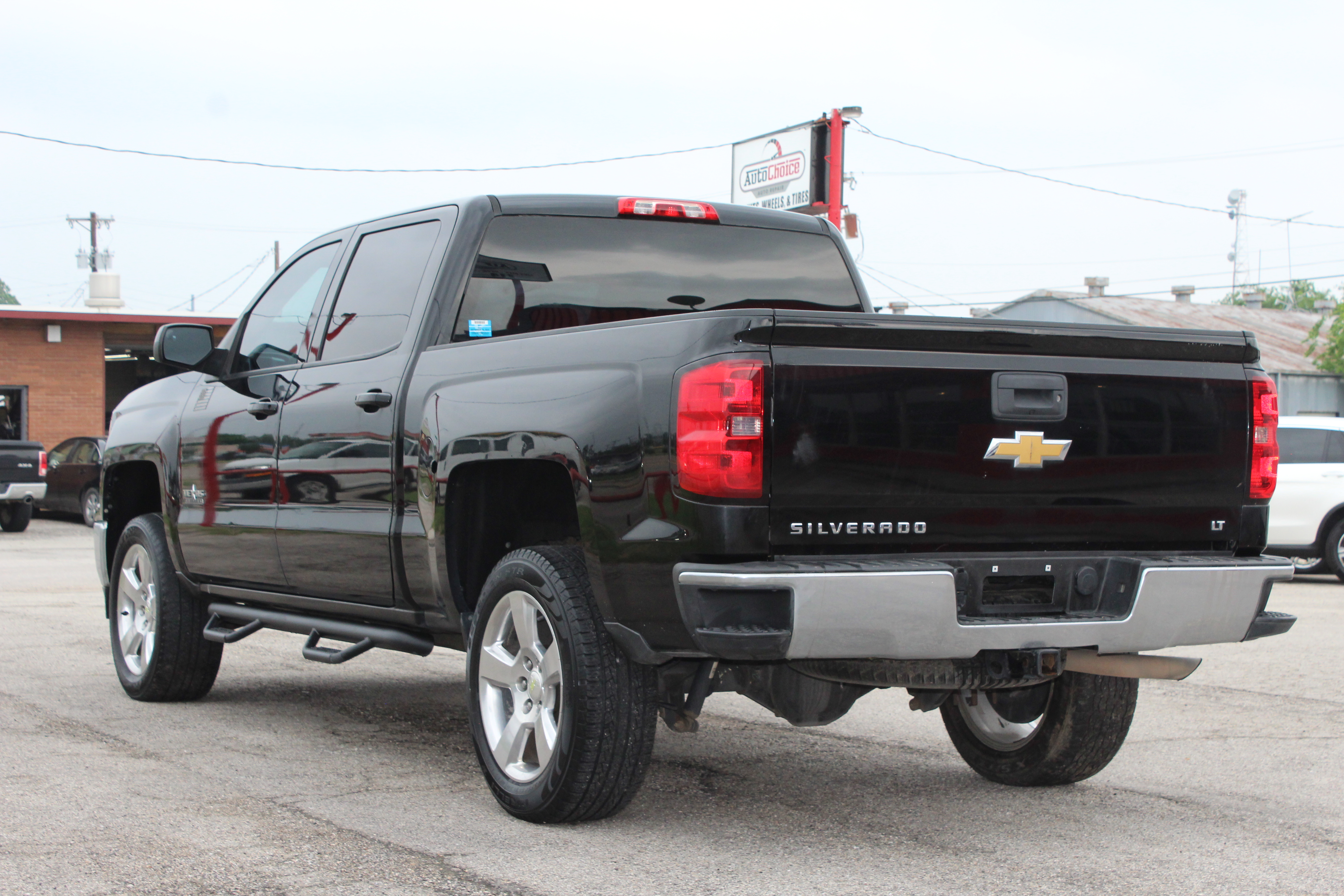 2014 Chevrolet Silverado 1500 2WD Crew Cab 143.5 LT w/1LT - Black exterior view 8