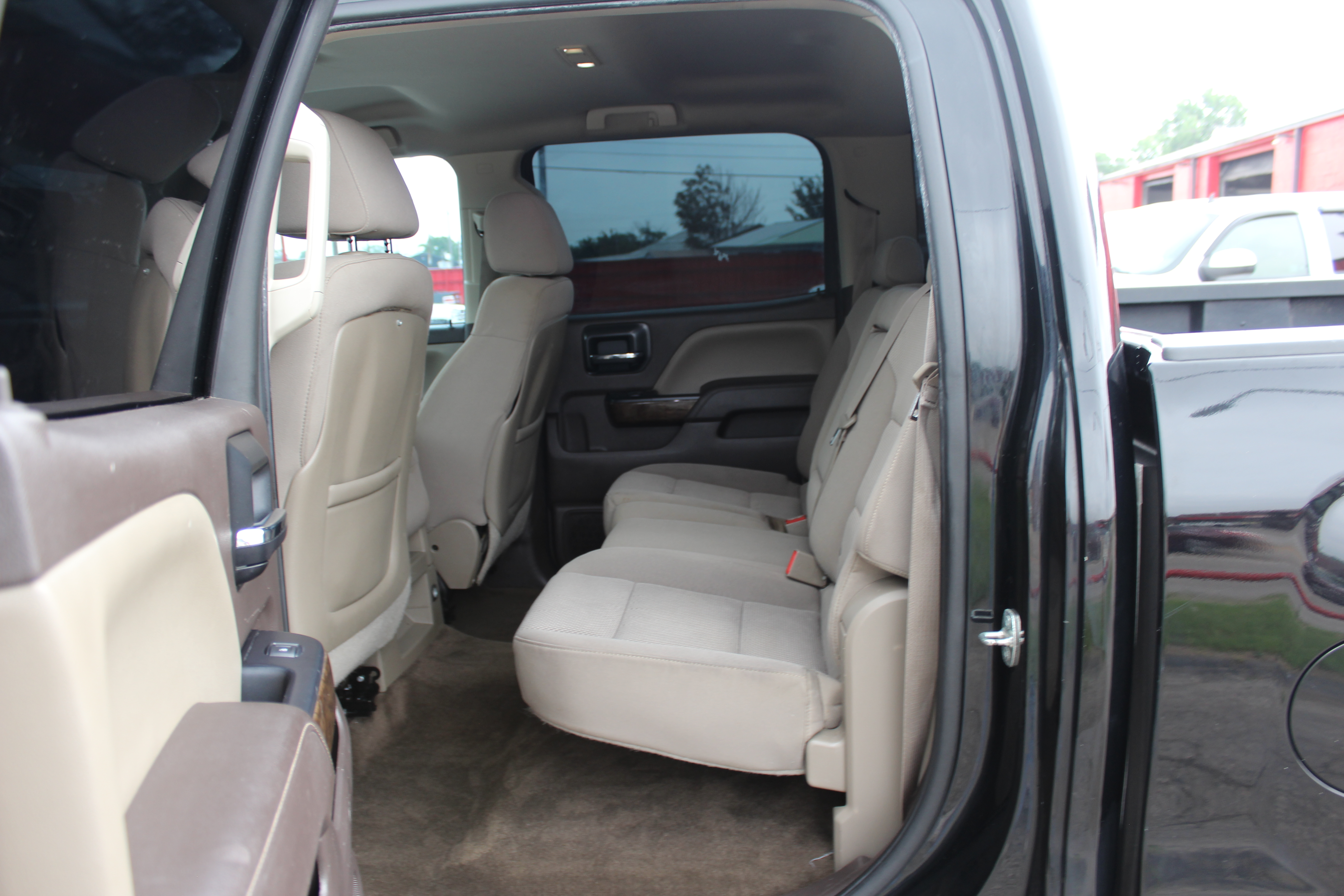 2014 Chevrolet Silverado 1500 2WD Crew Cab 143.5 LT w/1LT - Black exterior view 16