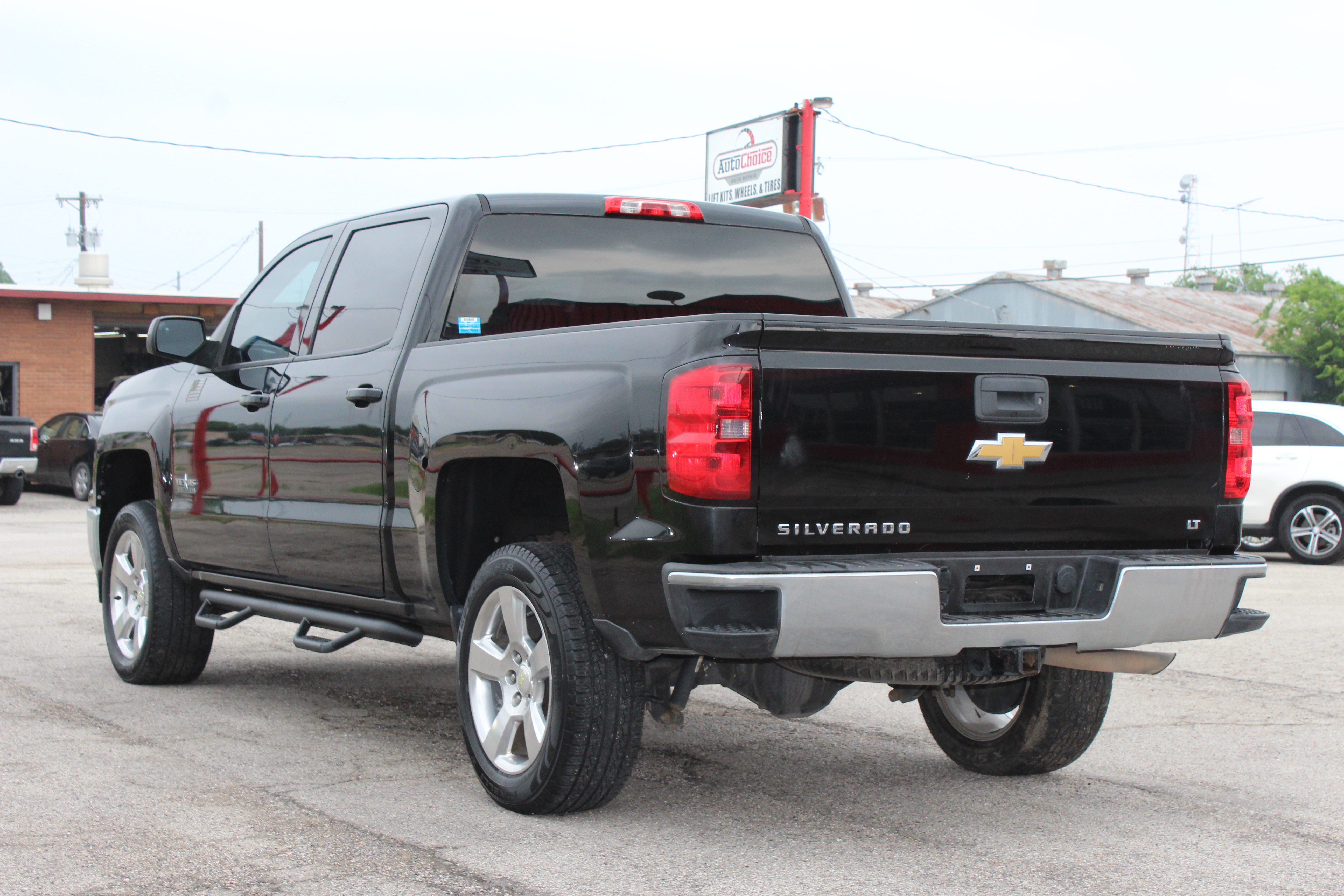 2014 Chevrolet Silverado 1500 2WD Crew Cab 143.5 LT w/1LT - Black exterior view 7