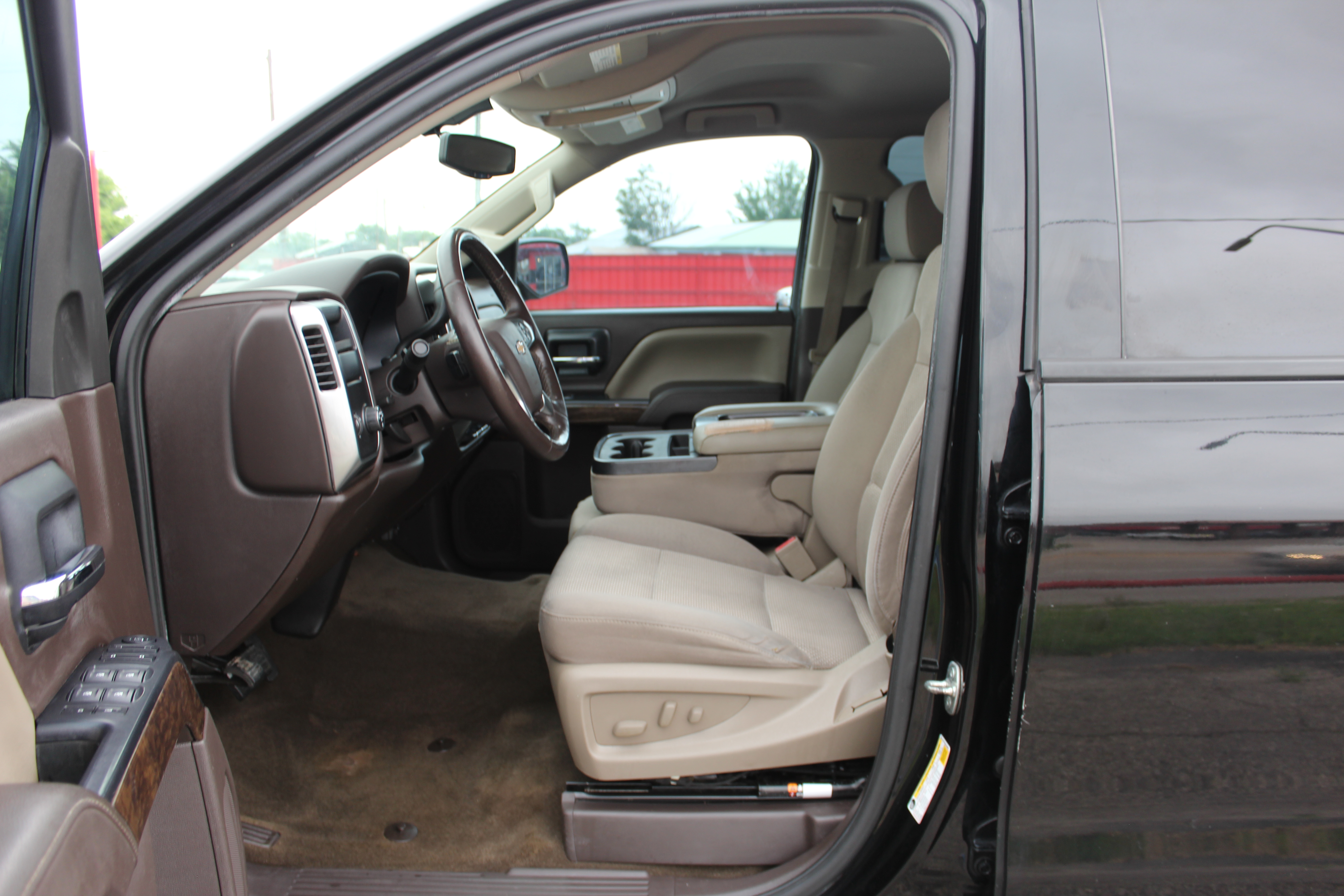 2014 Chevrolet Silverado 1500 2WD Crew Cab 143.5 LT w/1LT - Black exterior view 12