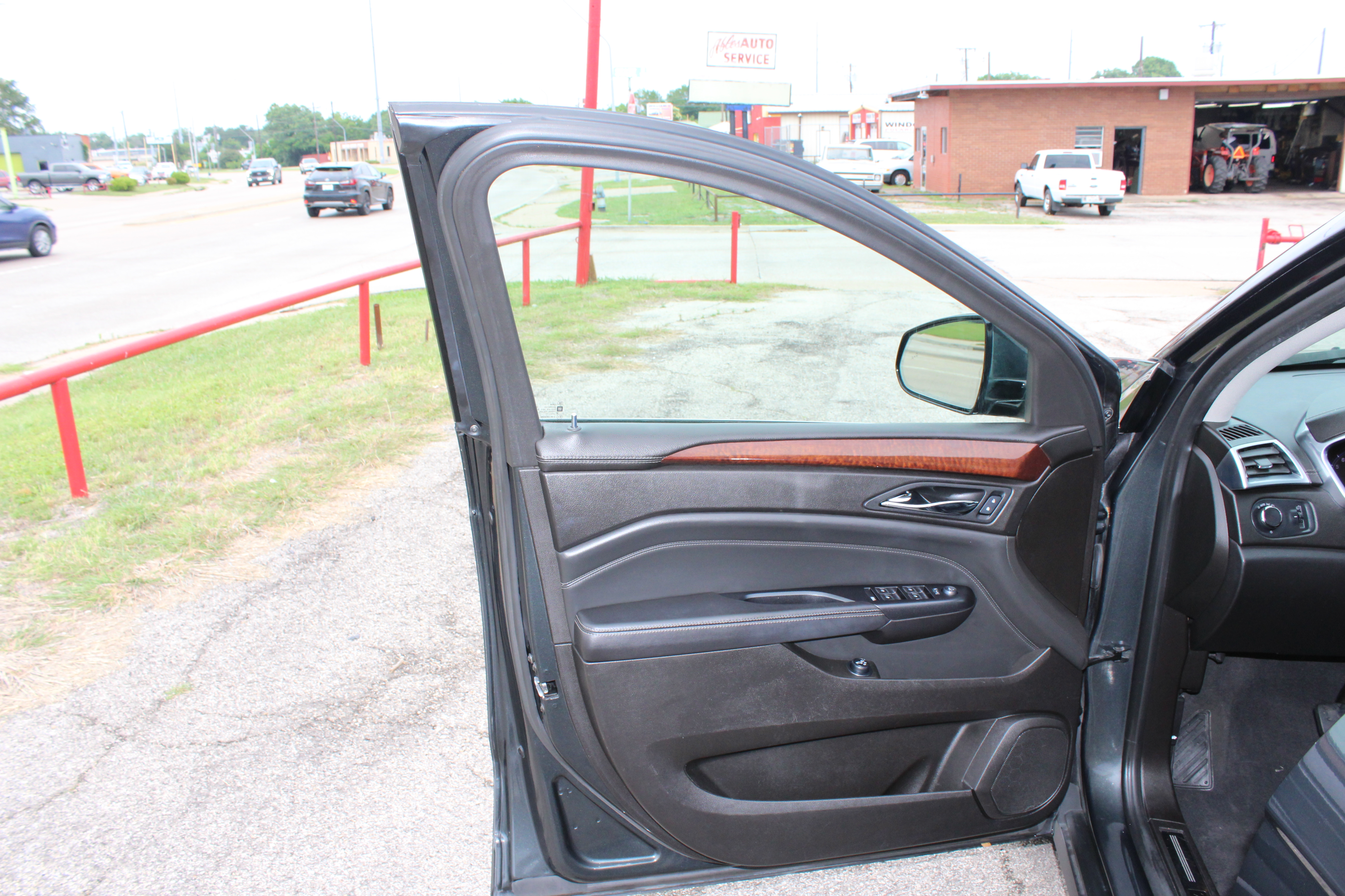2015 Cadillac SRX FWD 4dr Luxury Collection - Gray exterior view 16