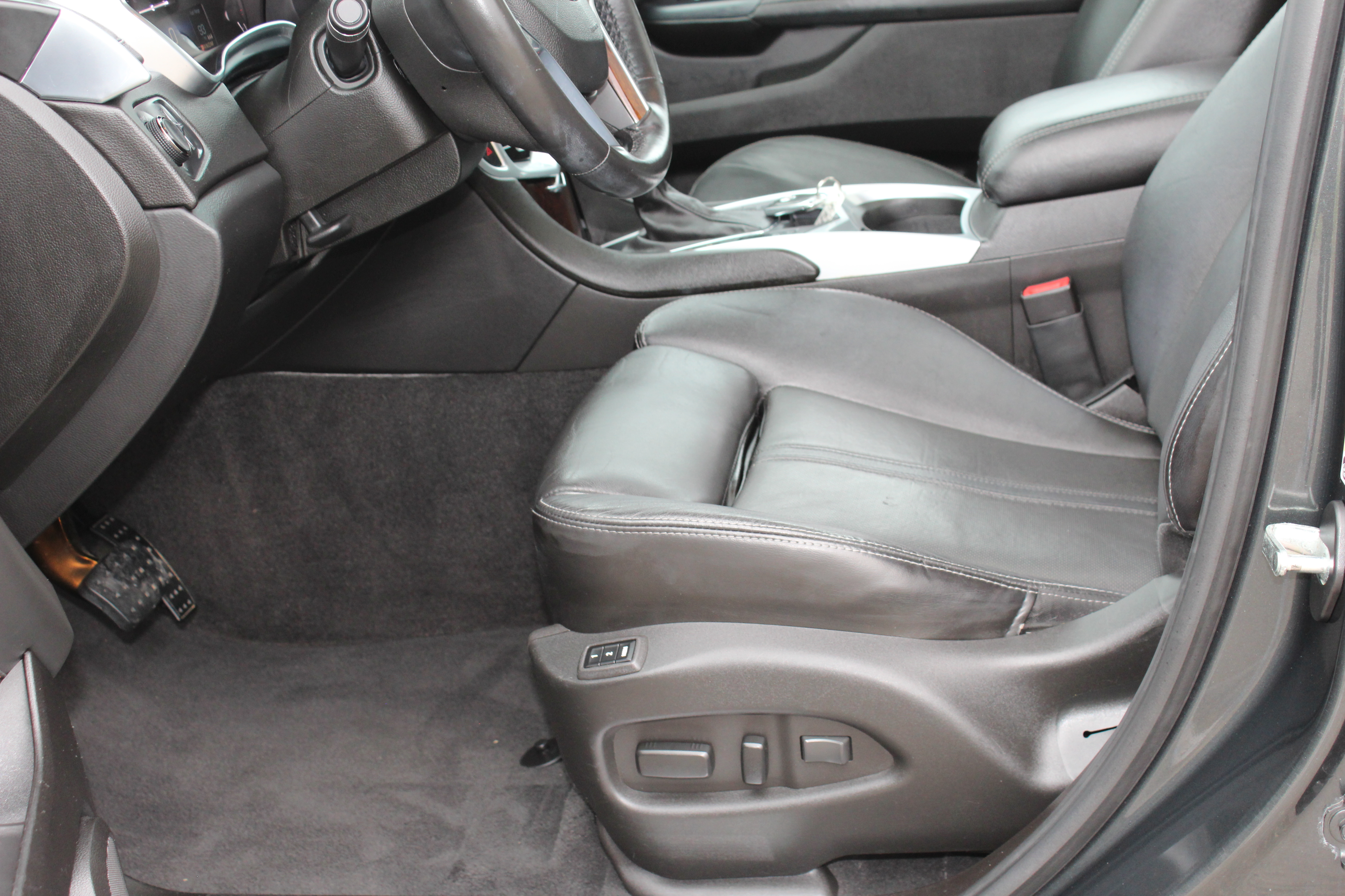 2015 Cadillac SRX FWD 4dr Luxury Collection - Gray exterior view 13