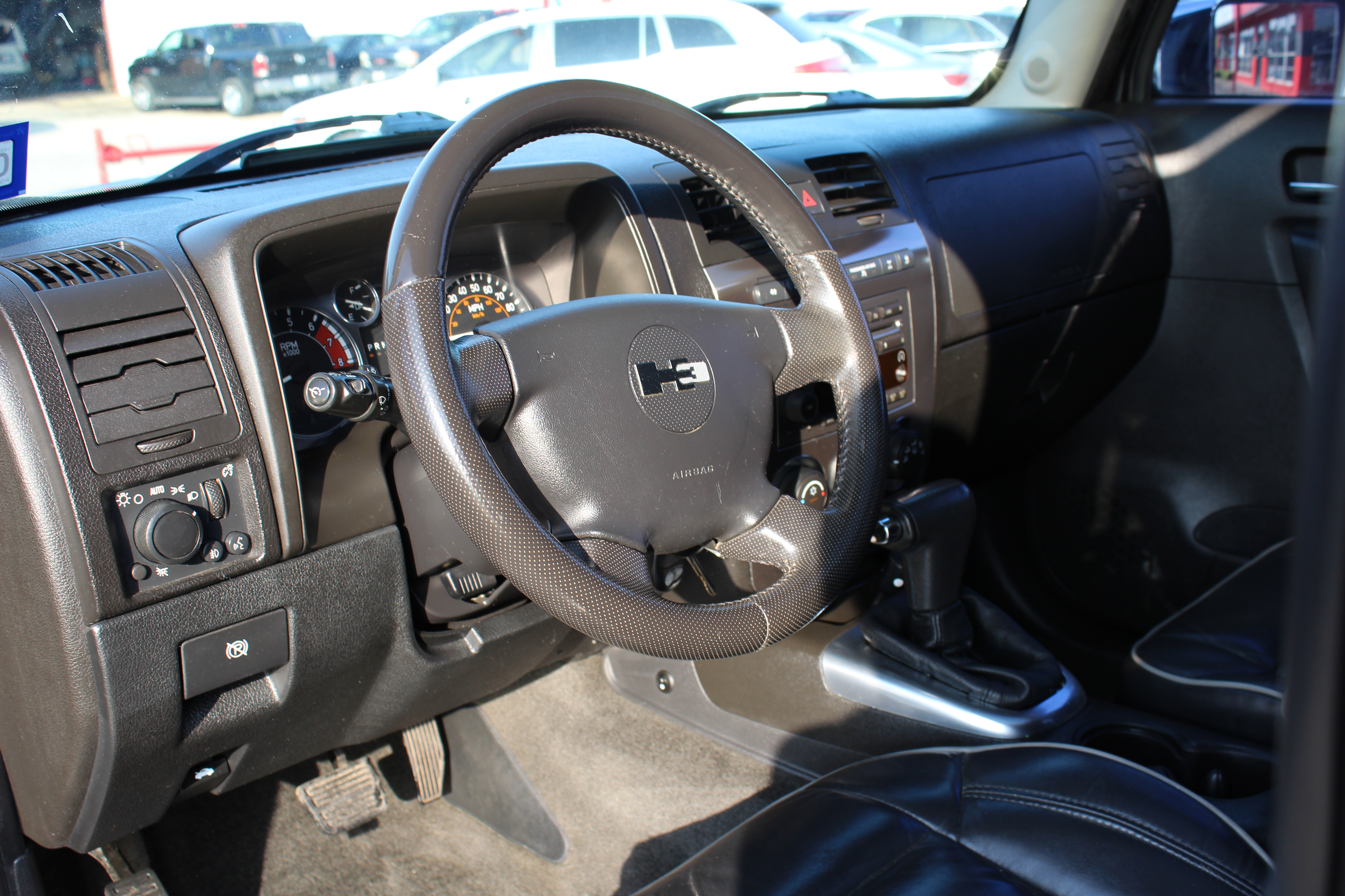 2006 Hummer H3 SUV 4dr 4WD SUV - Black exterior view 18