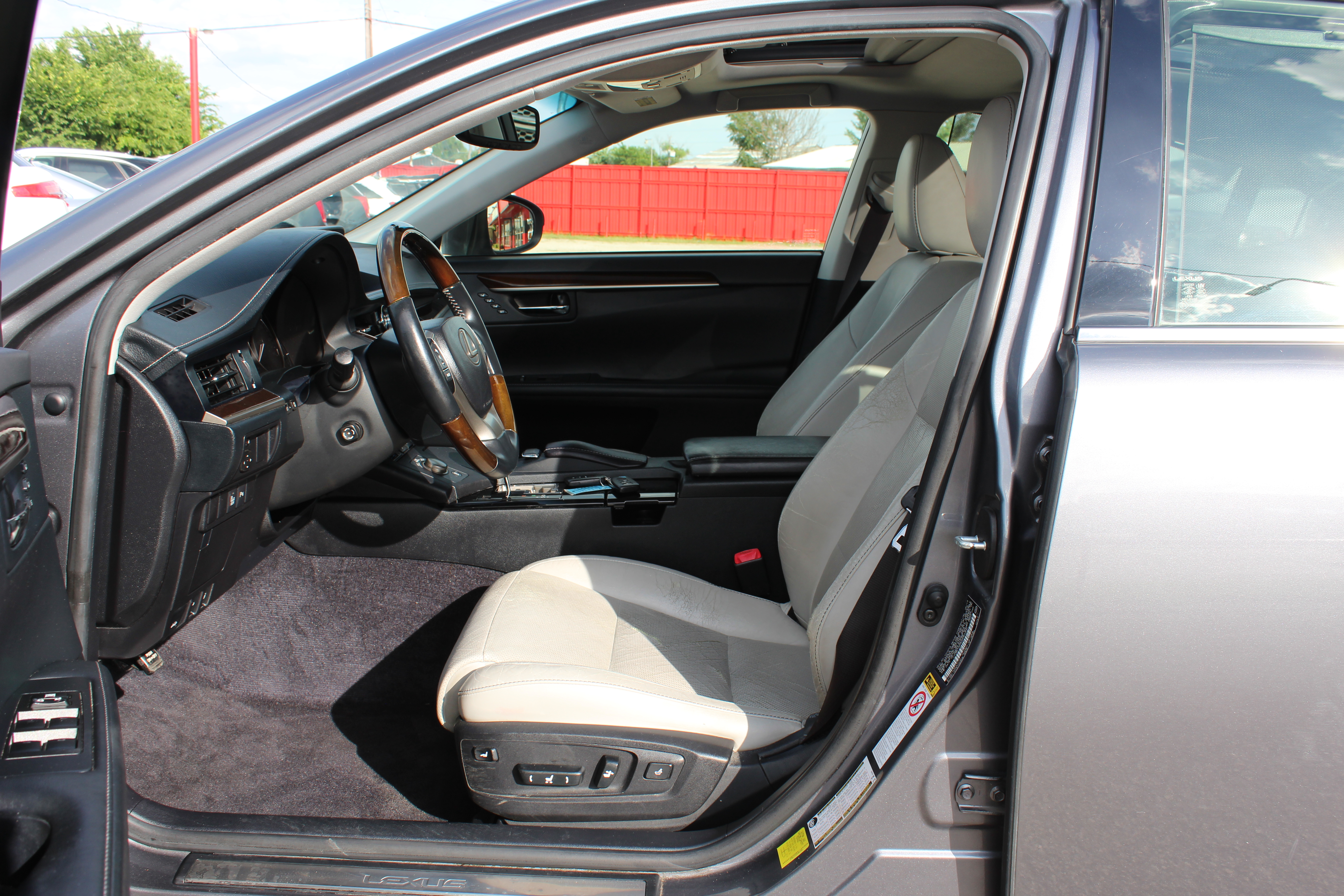 2013 Lexus ES 350 4dr Sdn - Gray exterior view 14