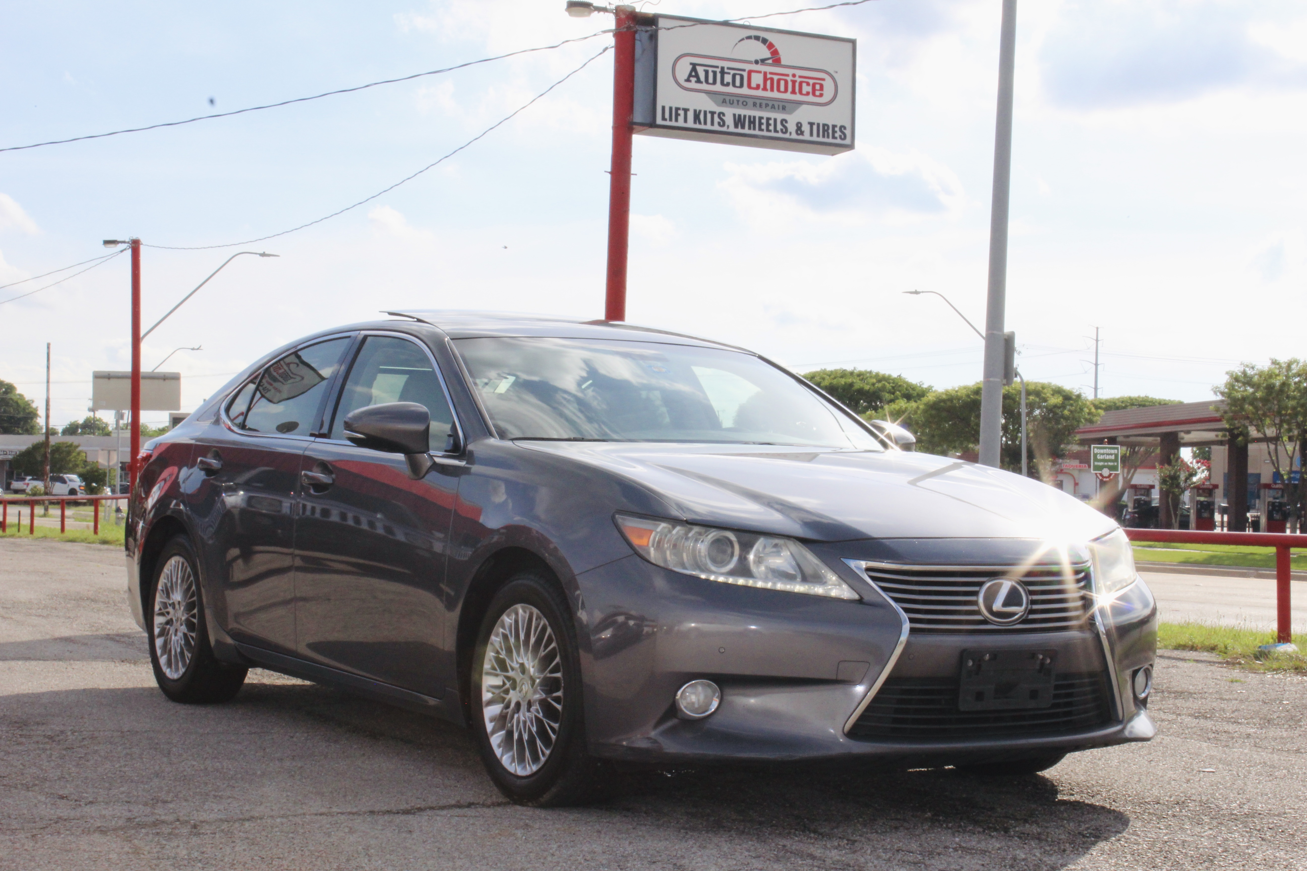 2013 Lexus ES 350 4dr Sdn - Gray exterior view 13