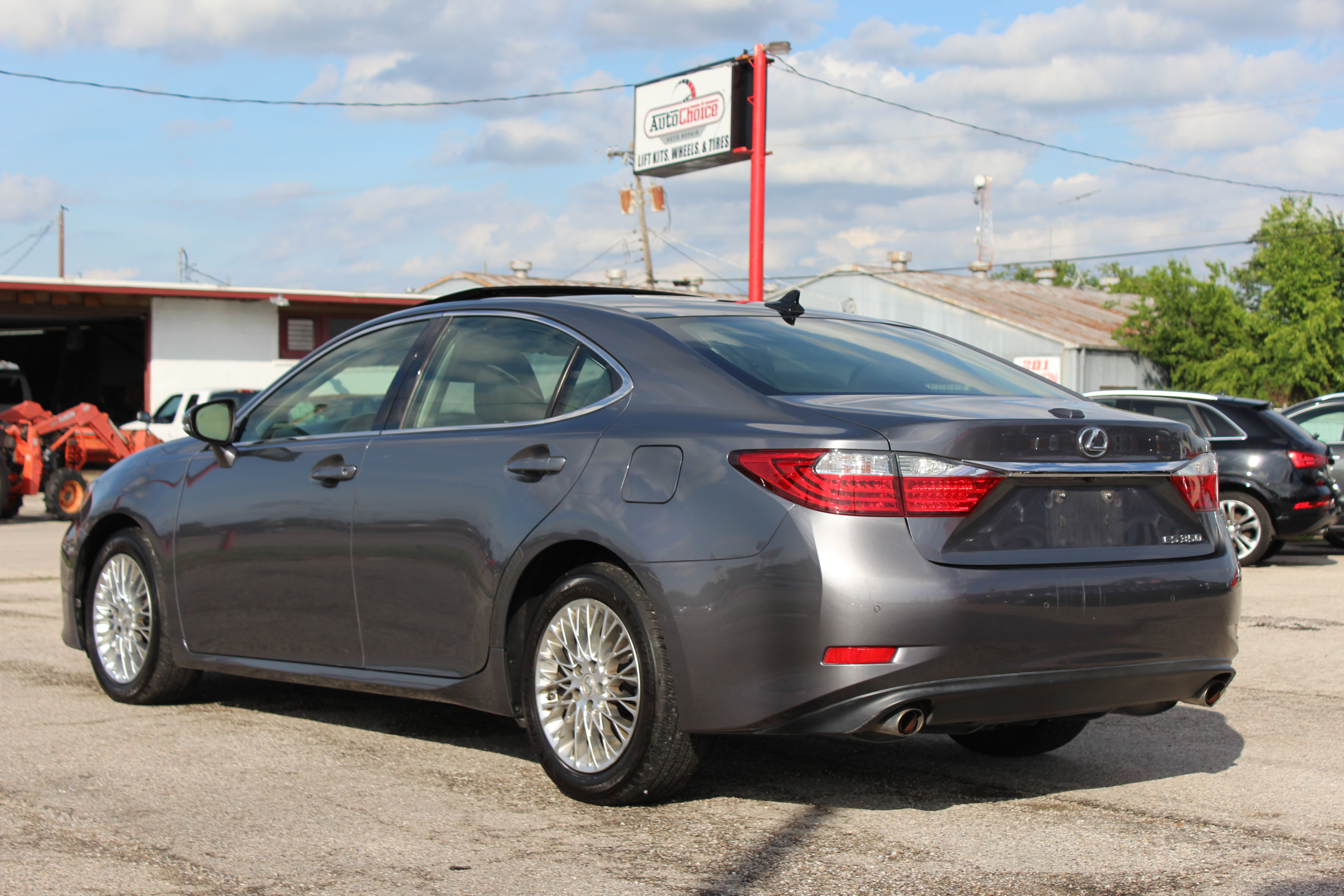 2013 Lexus ES 350 4dr Sdn - Gray exterior view 9