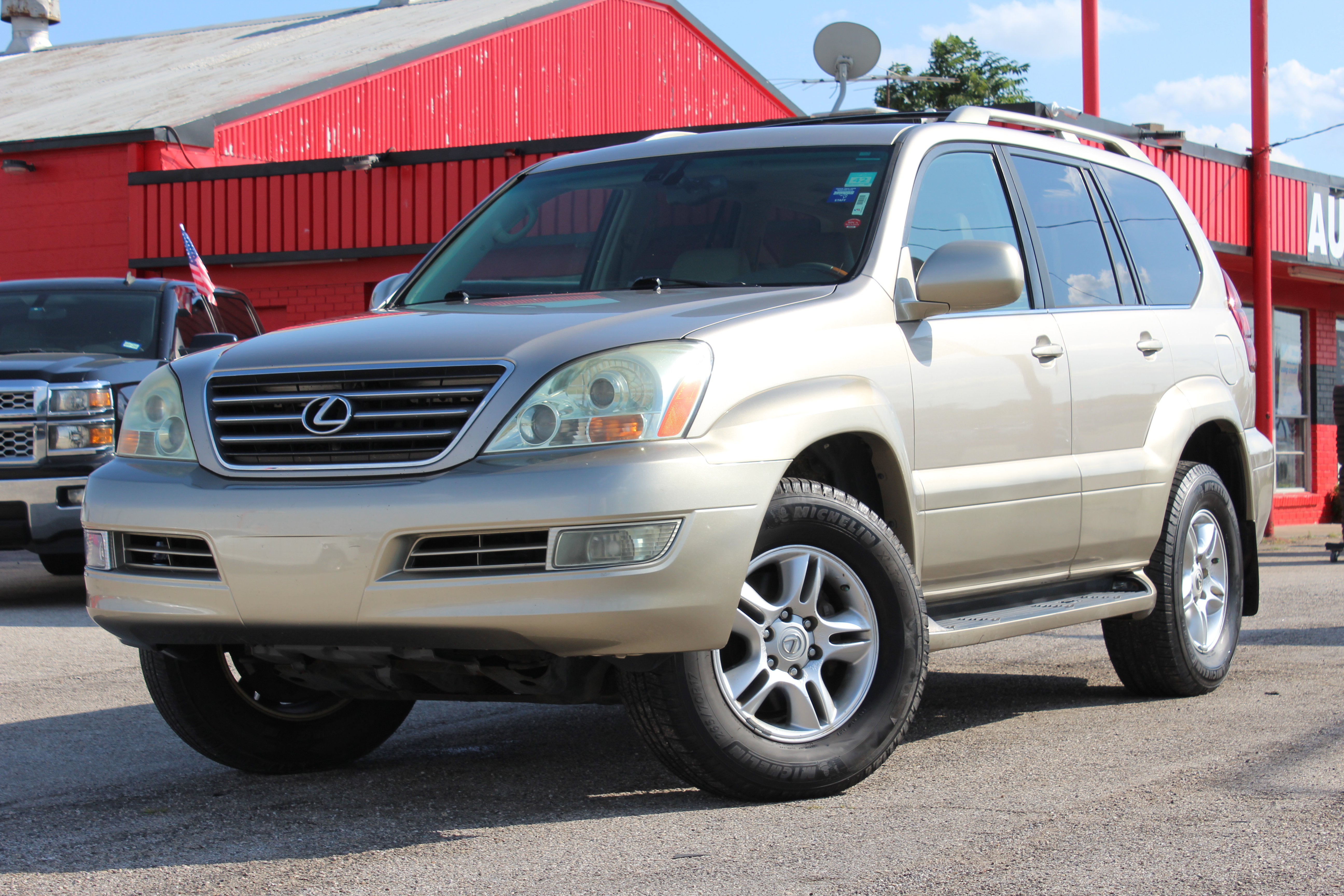 2004 Lexus GX 470 4dr SUV 4WD - Gold exterior view 8