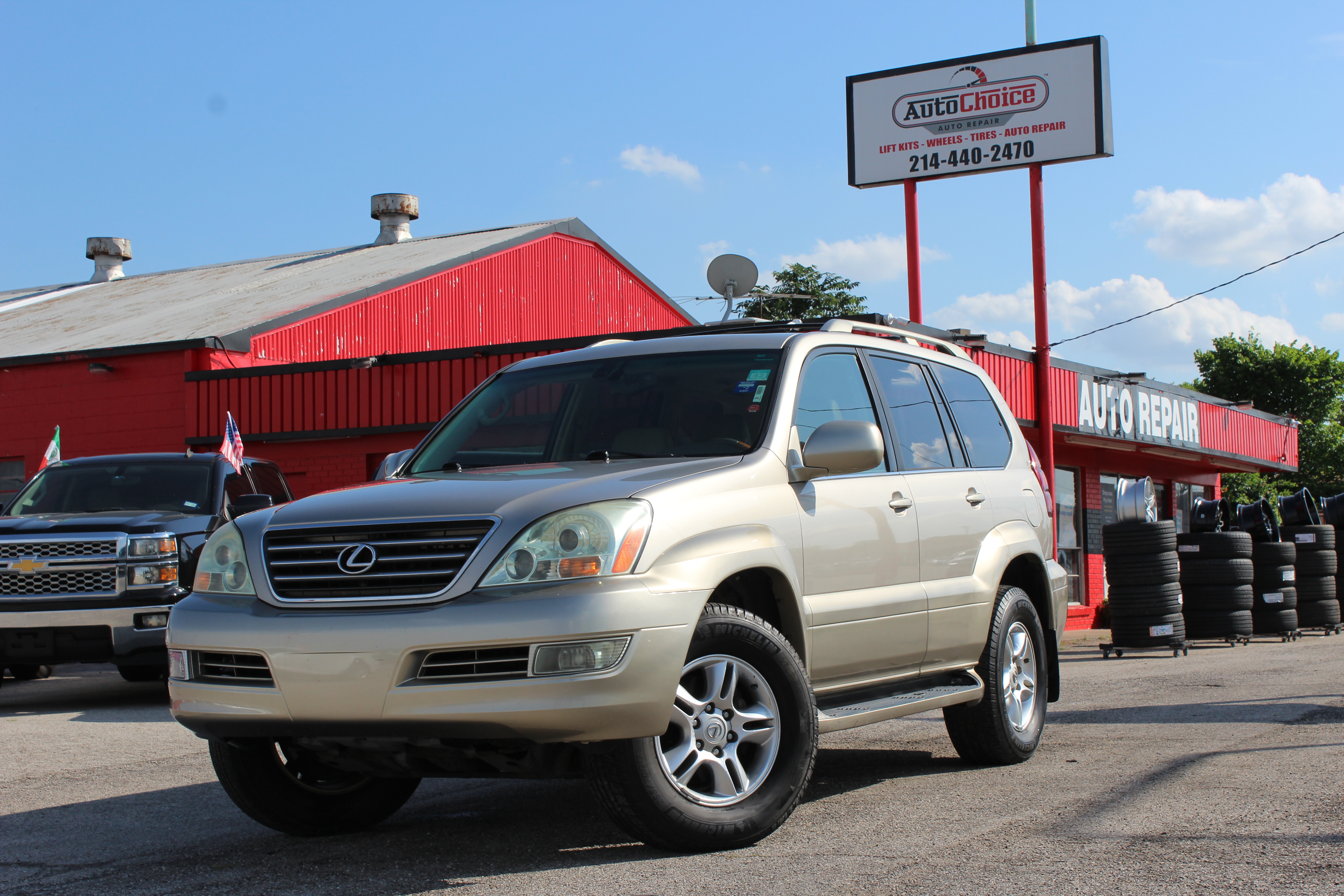 2004 Lexus GX 470 4dr SUV 4WD - Gold exterior view 7