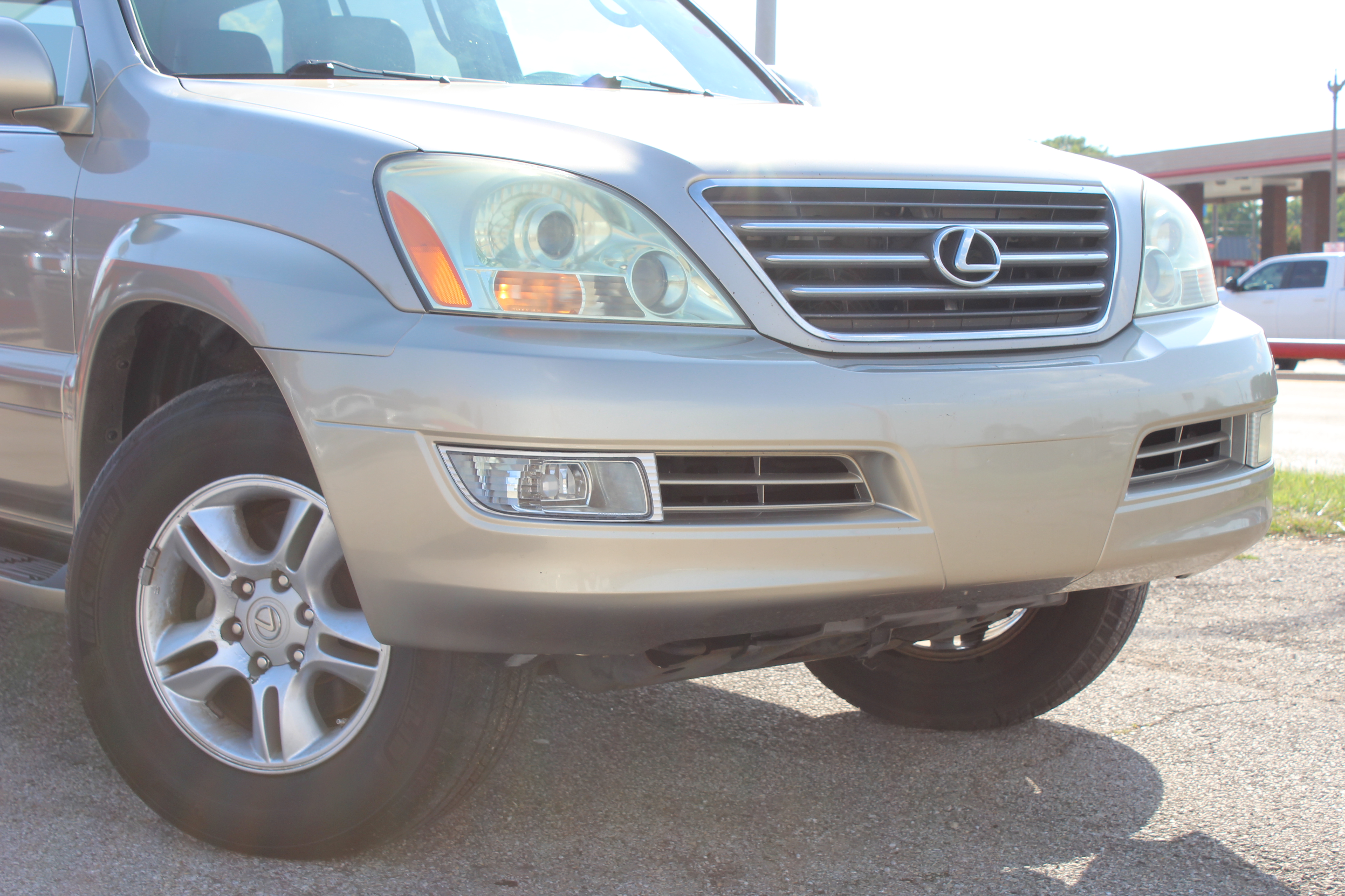 2004 Lexus GX 470 4dr SUV 4WD - Gold exterior view 2