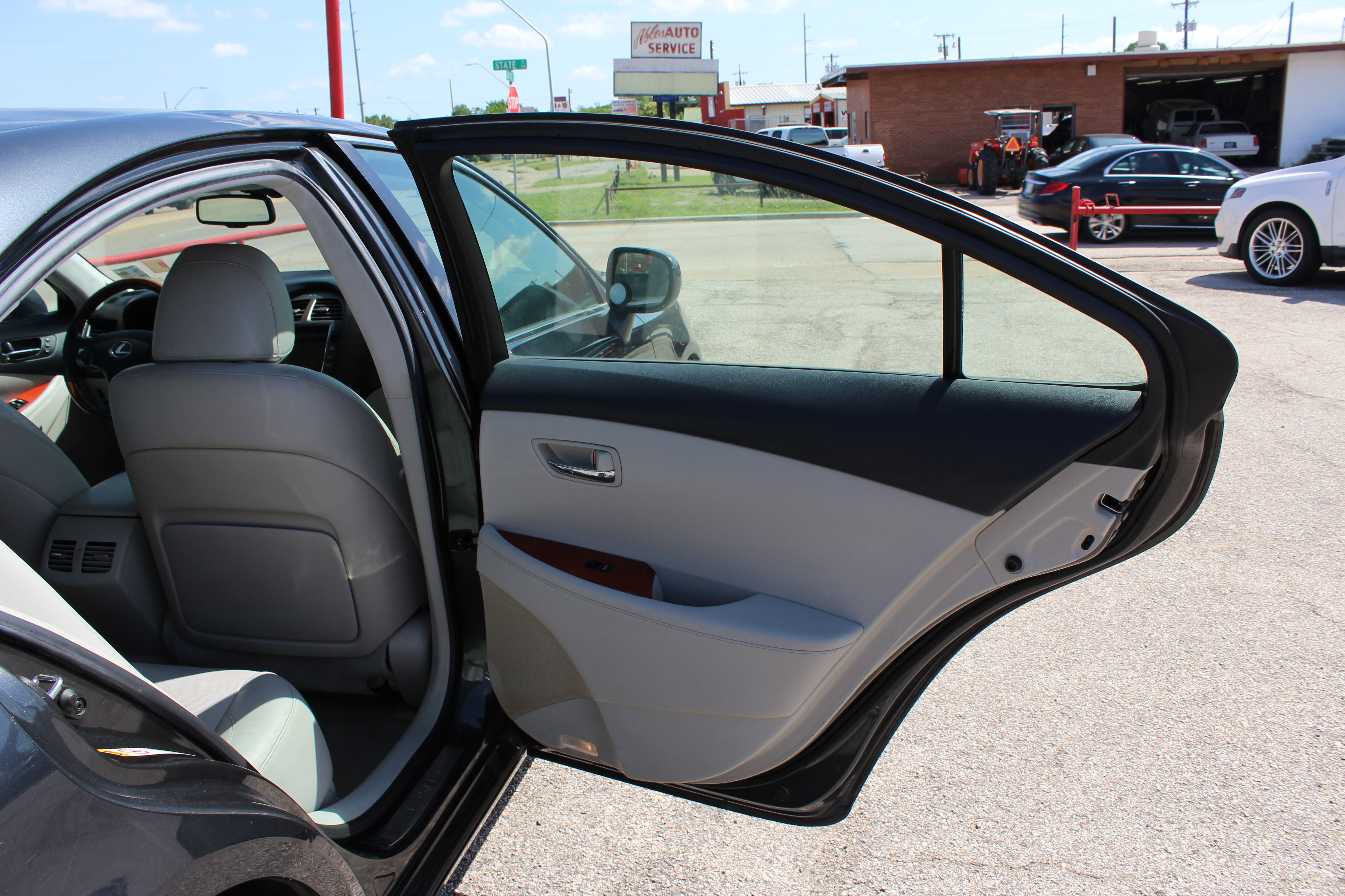 2007 Lexus ES 350 4dr Sdn - Gray exterior view 20