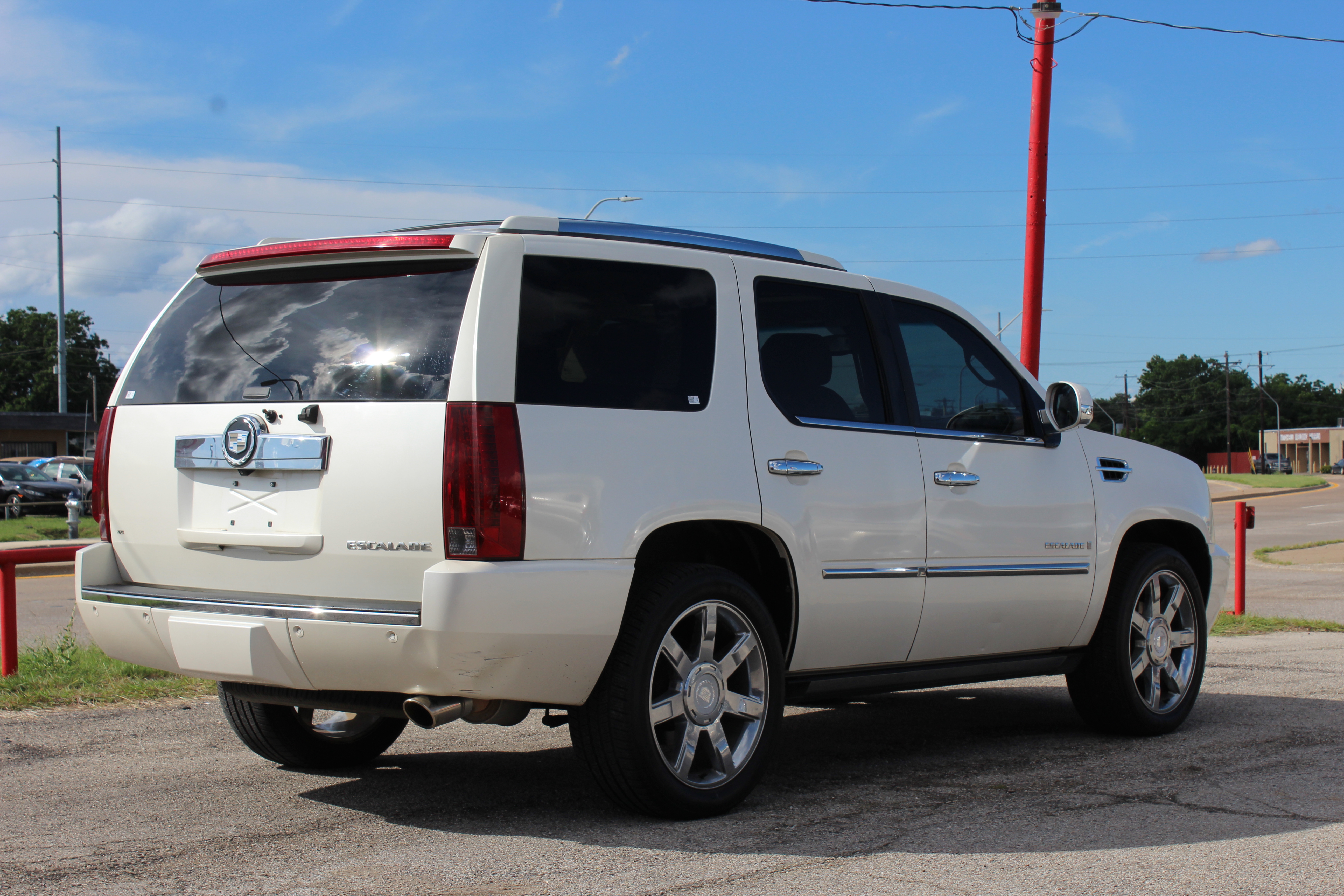2007 Cadillac Escalade AWD 4dr - Cream exterior view 10