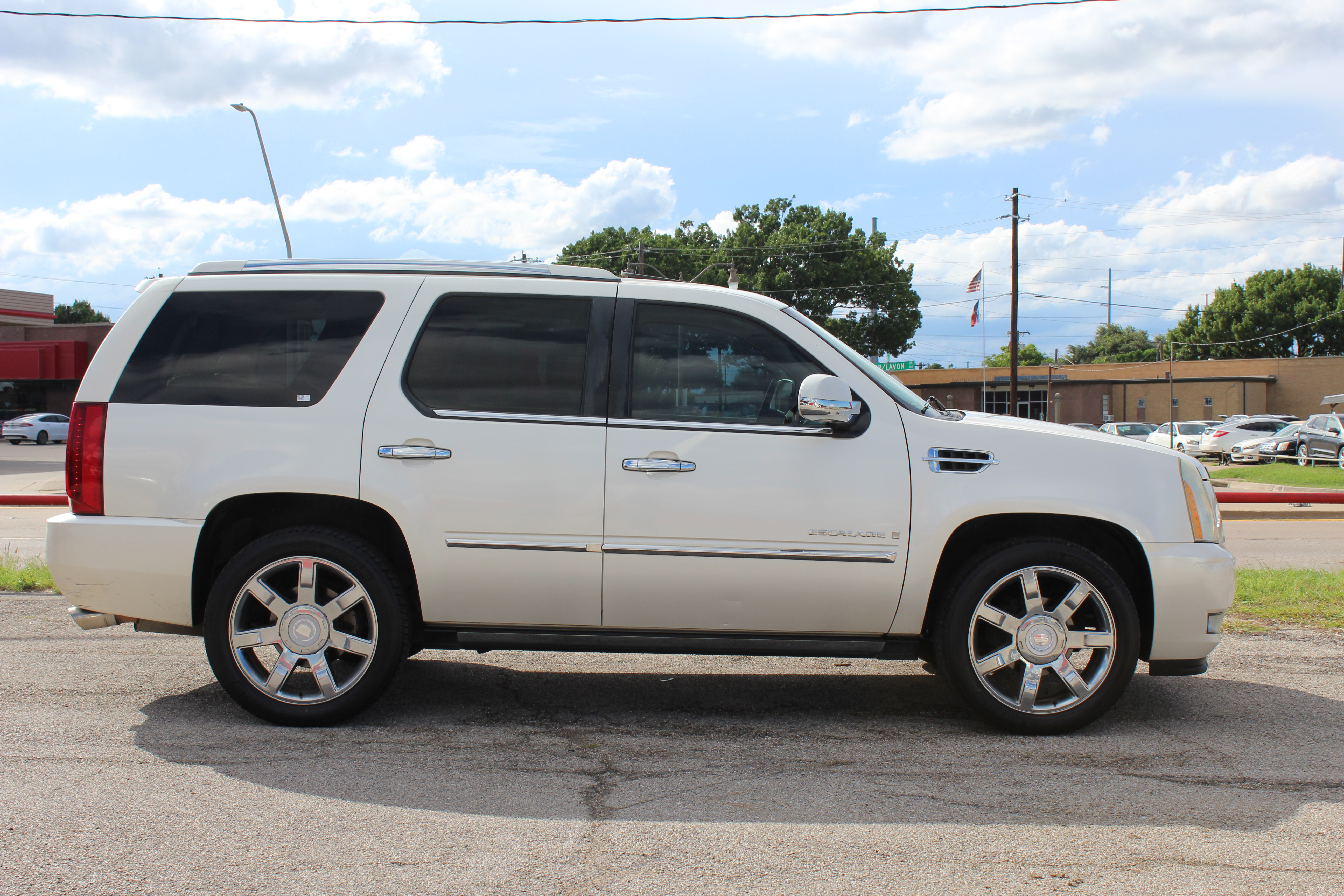2007 Cadillac Escalade AWD 4dr - Cream exterior view 11