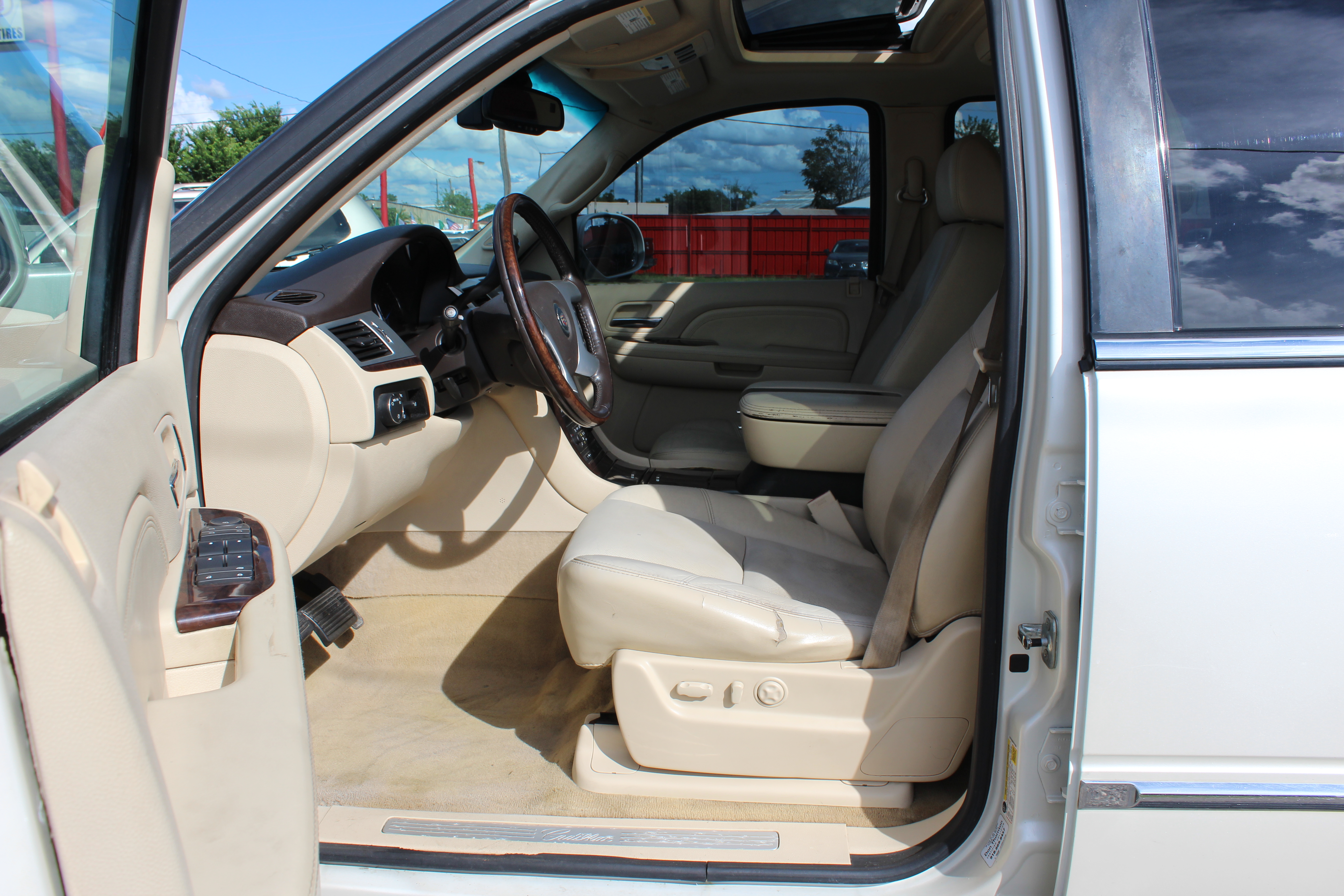 2007 Cadillac Escalade AWD 4dr - Cream exterior view 13