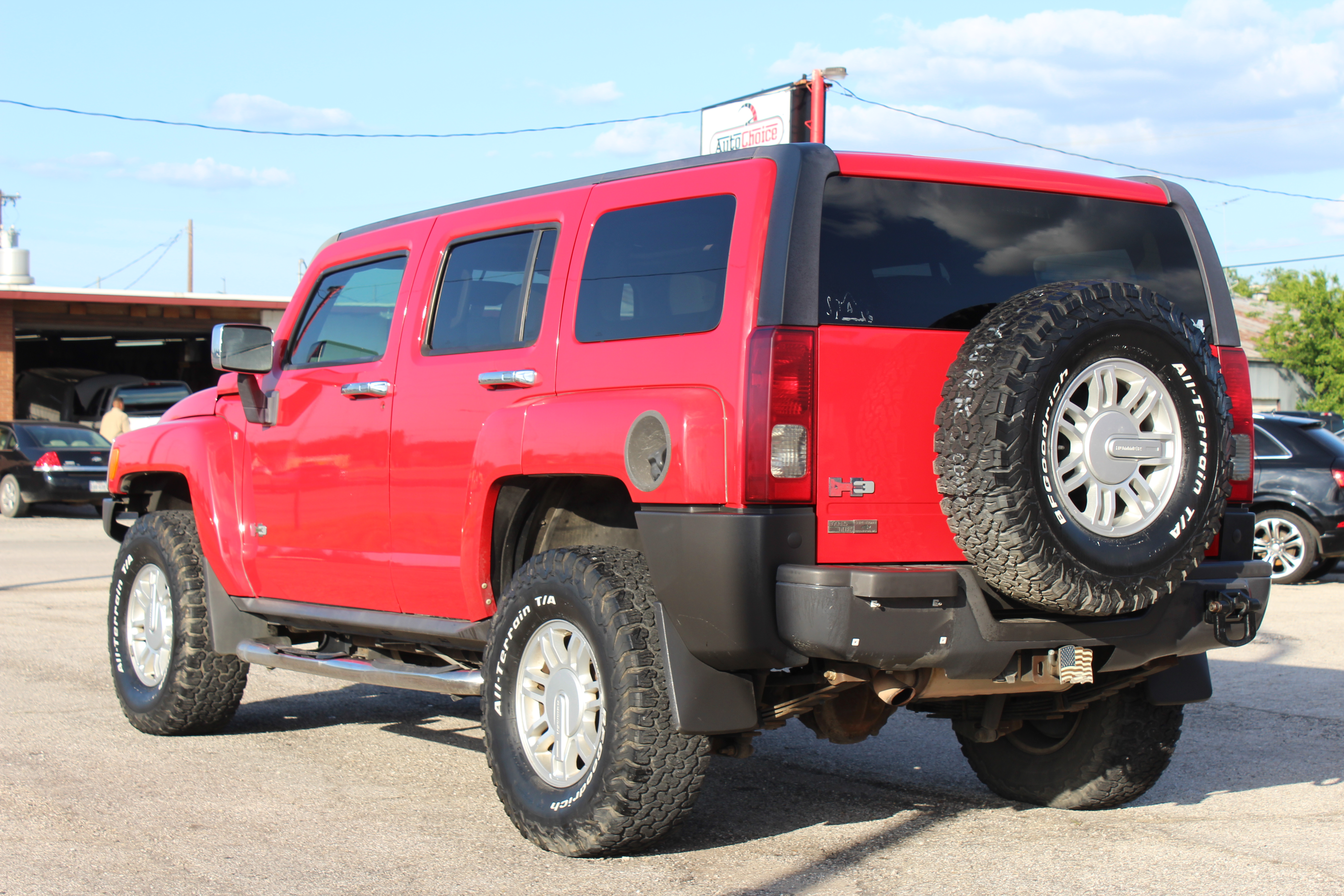 2008 Hummer H3 SUV 4WD 4dr SUV Luxury - Red exterior view 11
