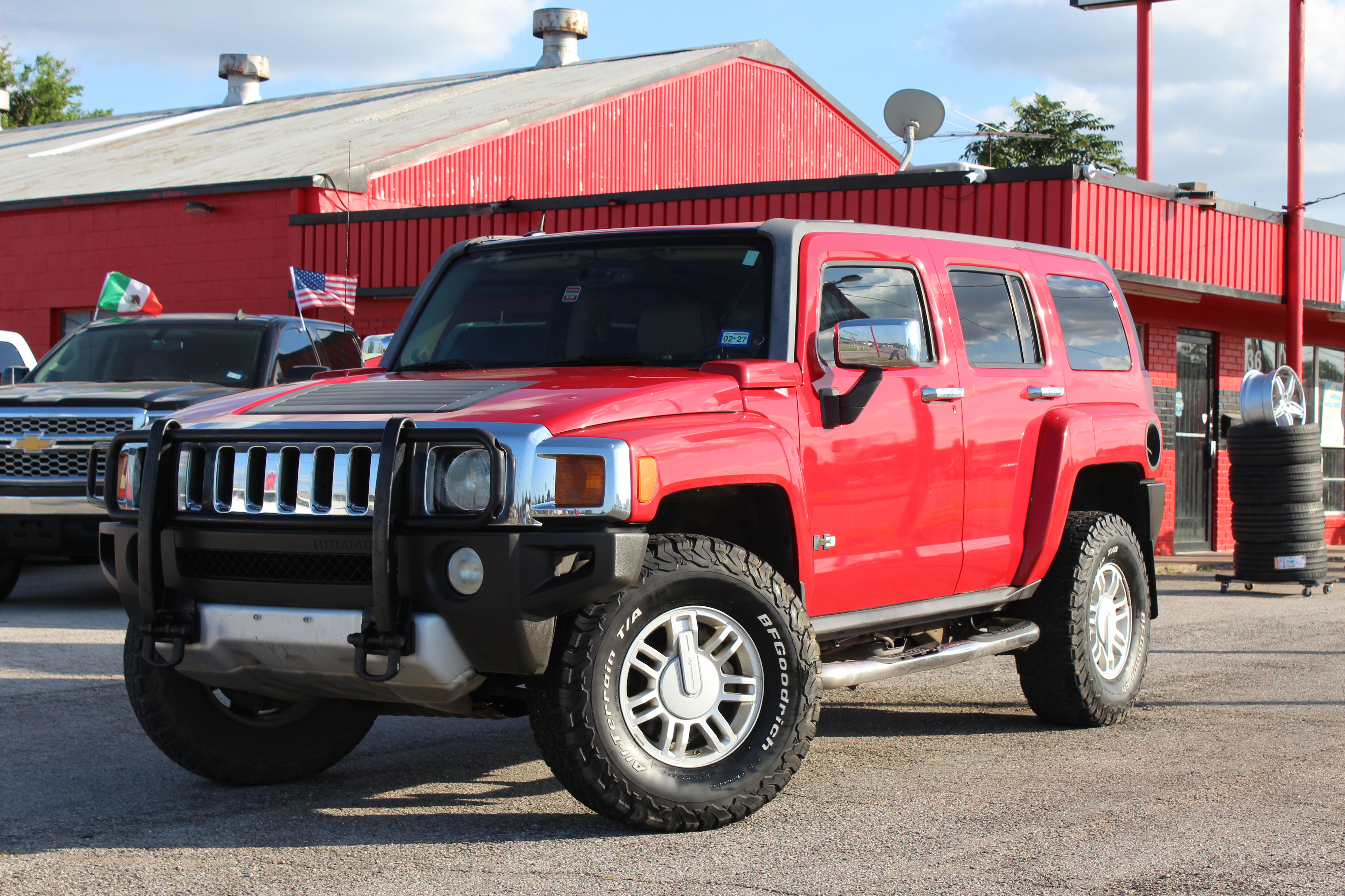 2008 Hummer H3 SUV 4WD 4dr SUV Luxury - Red exterior view 8