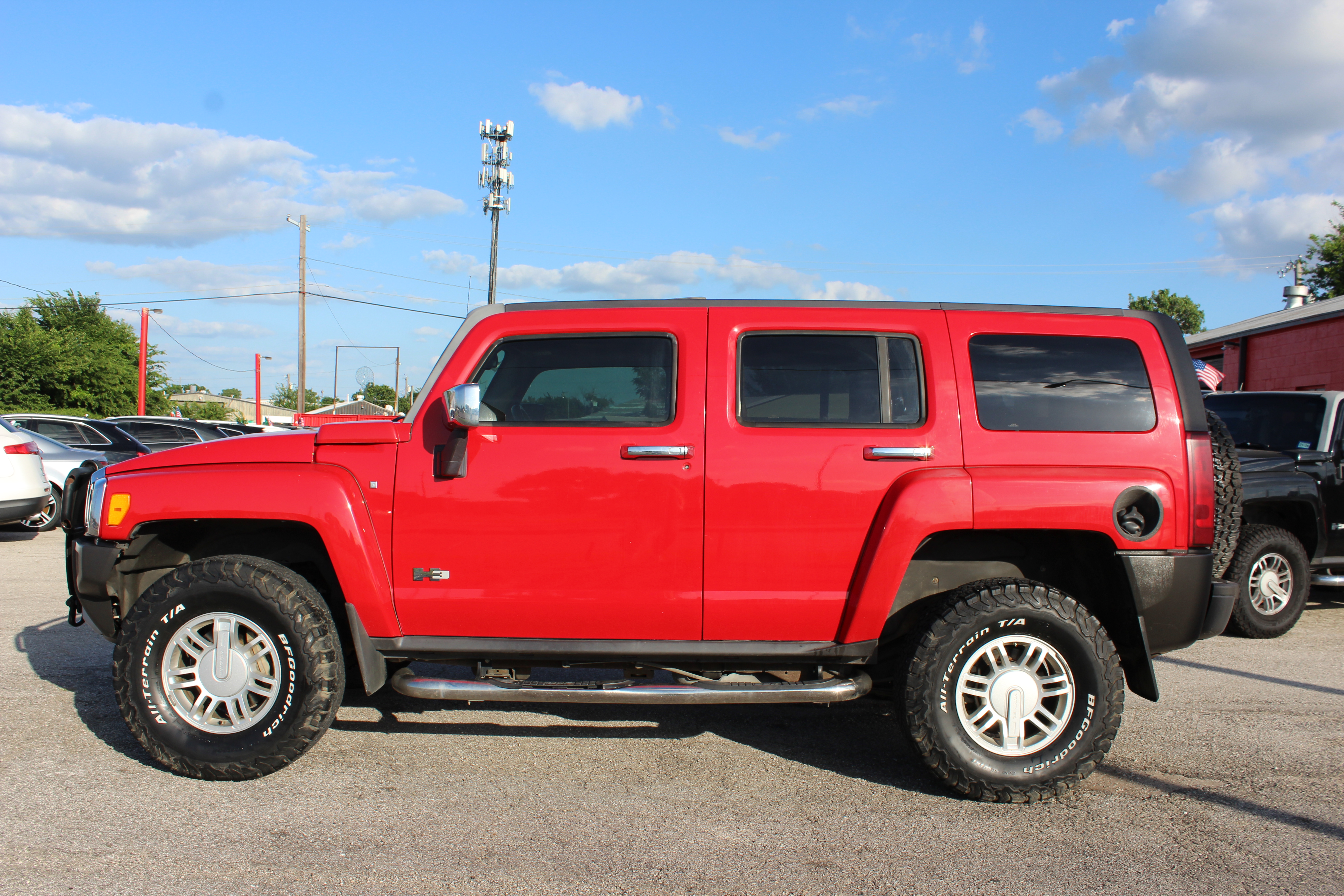 2008 Hummer H3 SUV 4WD 4dr SUV Luxury - Red exterior view 10