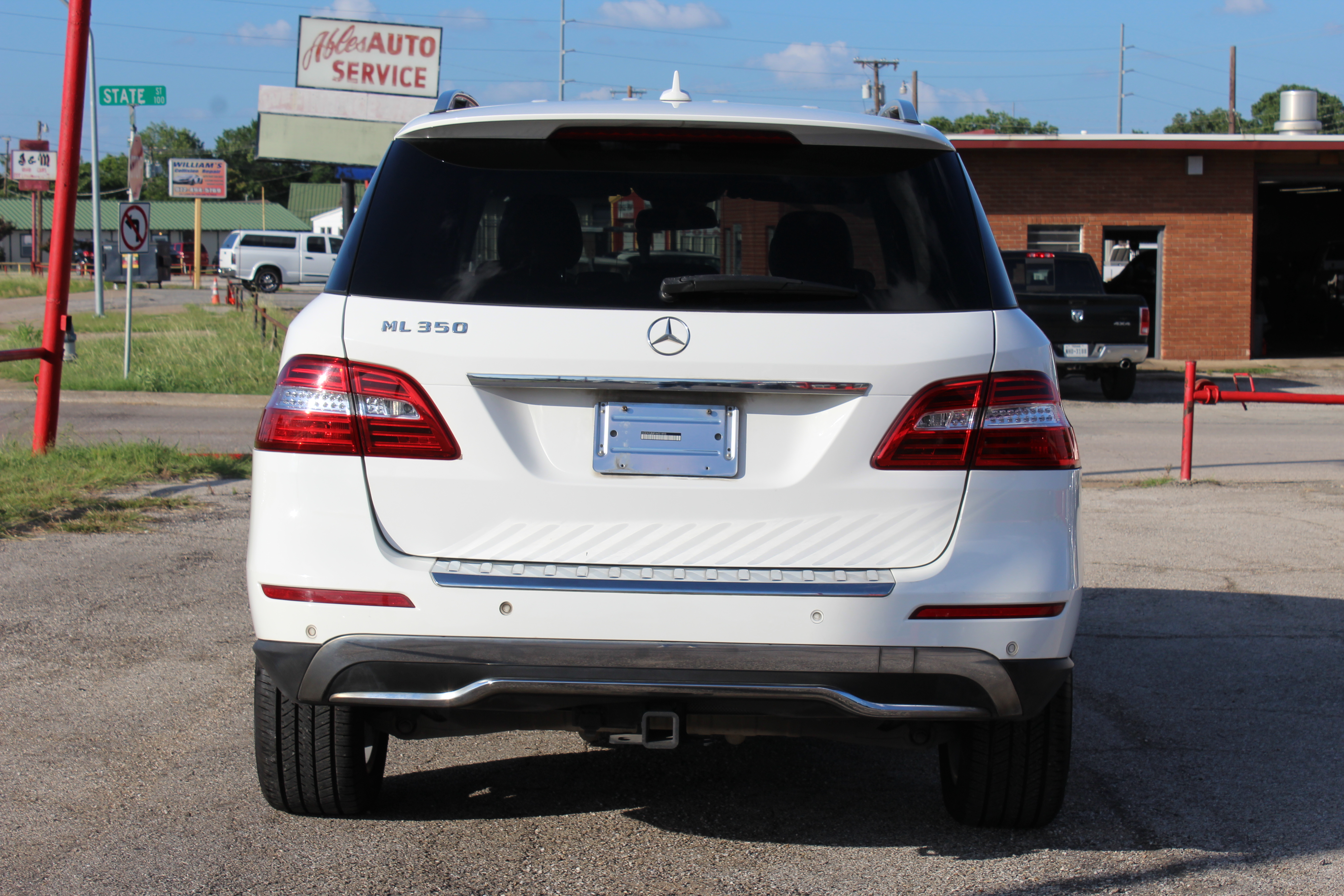 2015 Mercedes-Benz ML 350 RWD 4dr ML 350 - White exterior view 9