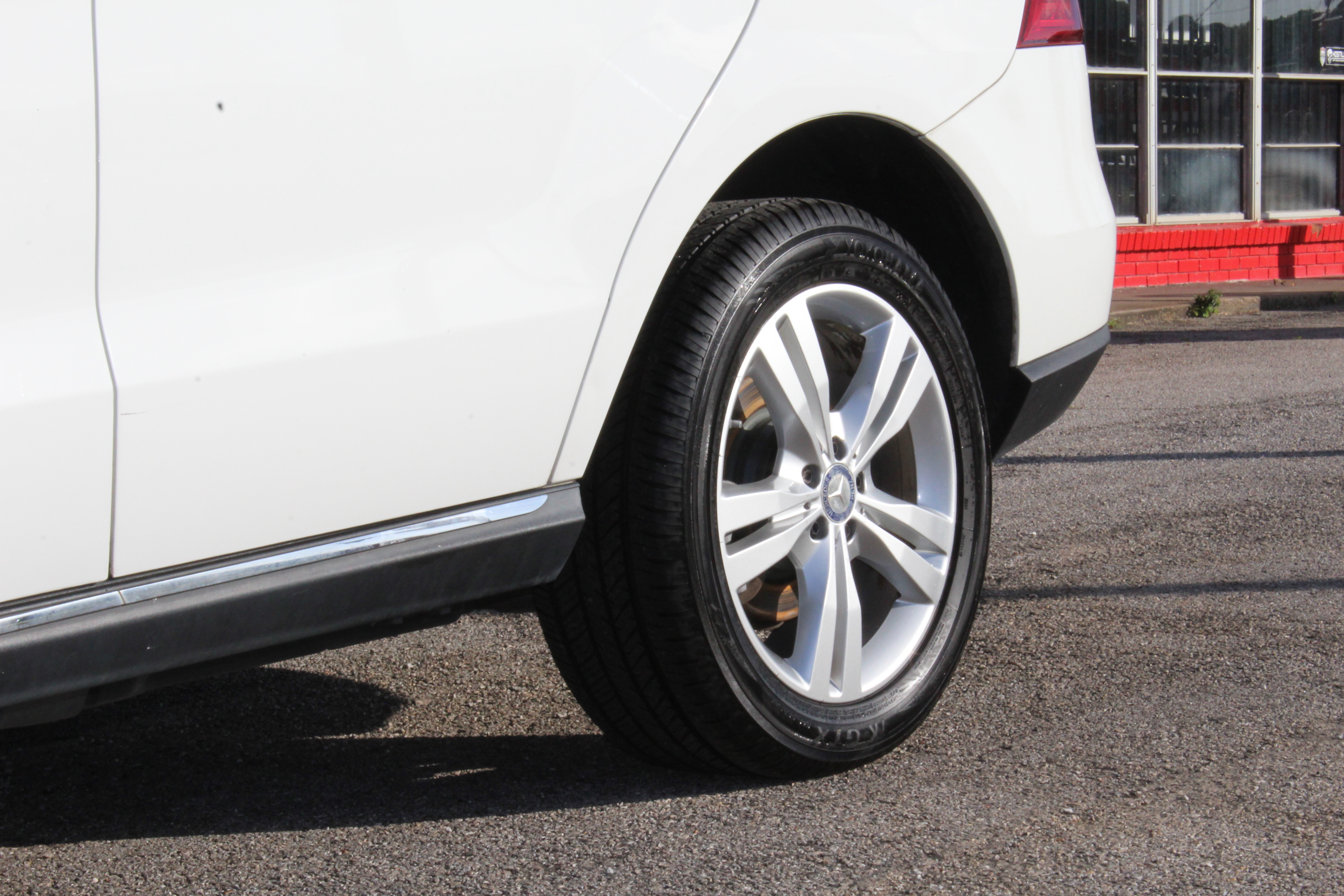 2015 Mercedes-Benz ML 350 RWD 4dr ML 350 - White exterior view 6