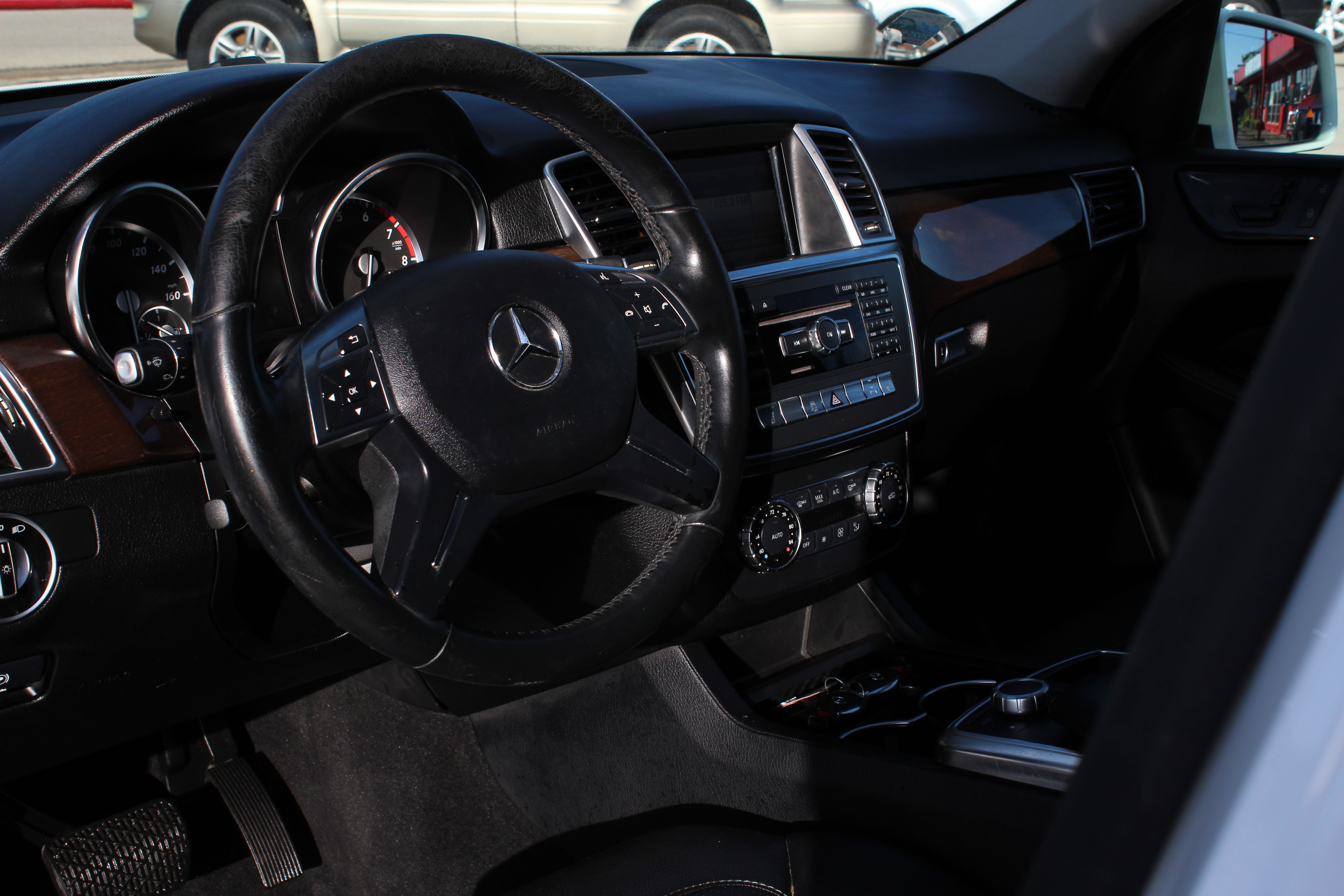 2015 Mercedes-Benz ML 350 RWD 4dr ML 350 - White exterior view 18