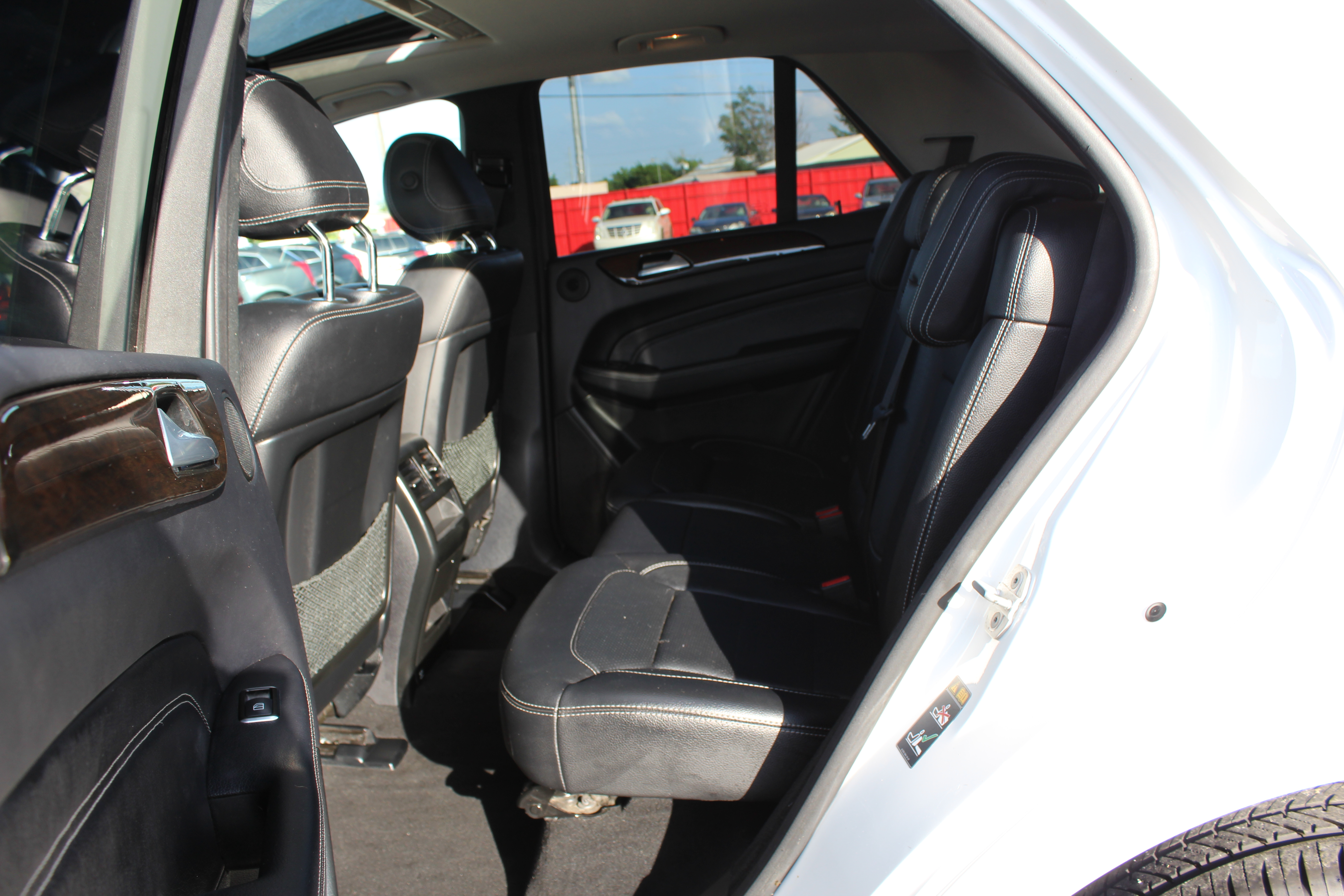 2015 Mercedes-Benz ML 350 RWD 4dr ML 350 - White exterior view 20