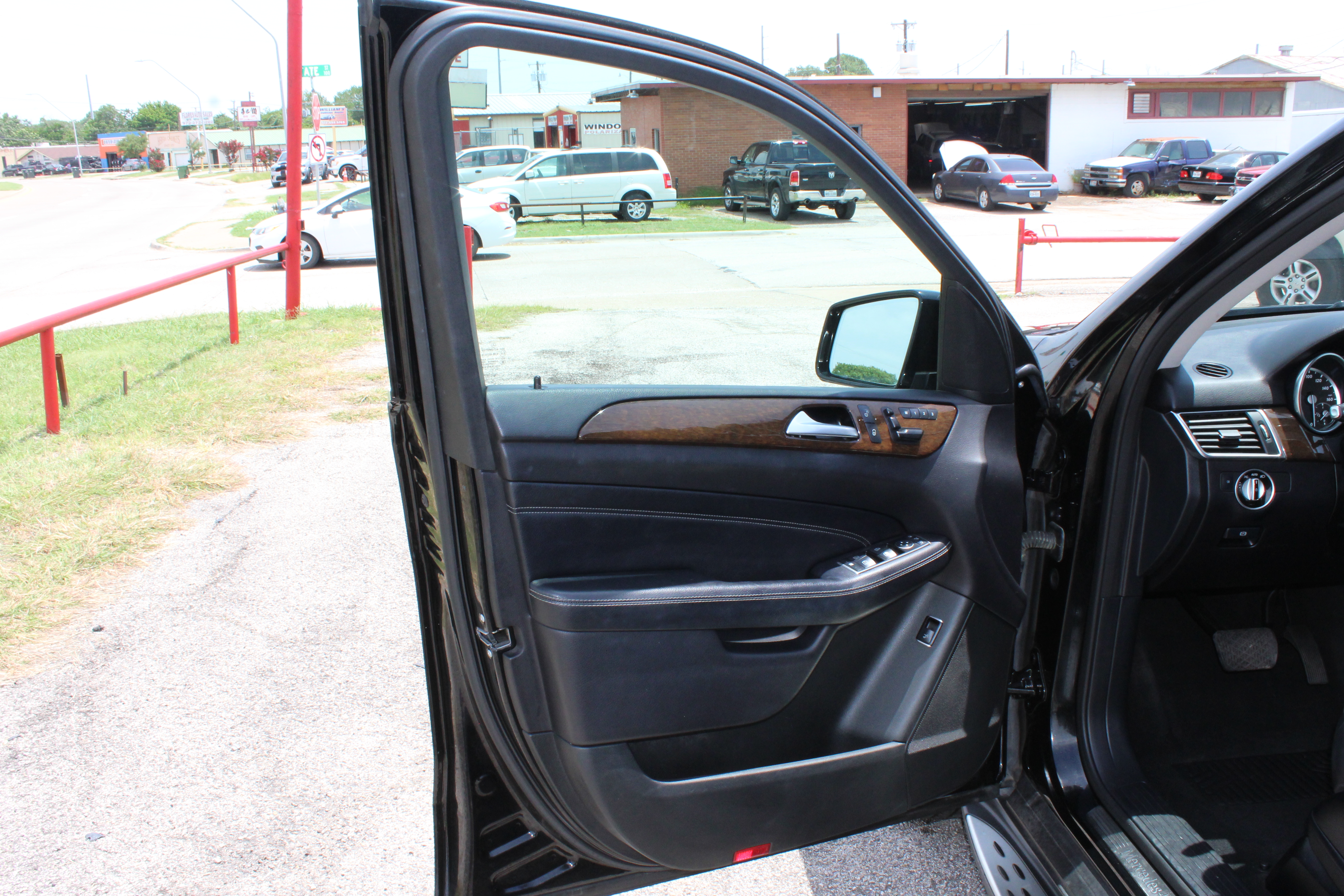 2015 Mercedes-Benz ML 350 RWD 4dr ML 350 - Black exterior view 19