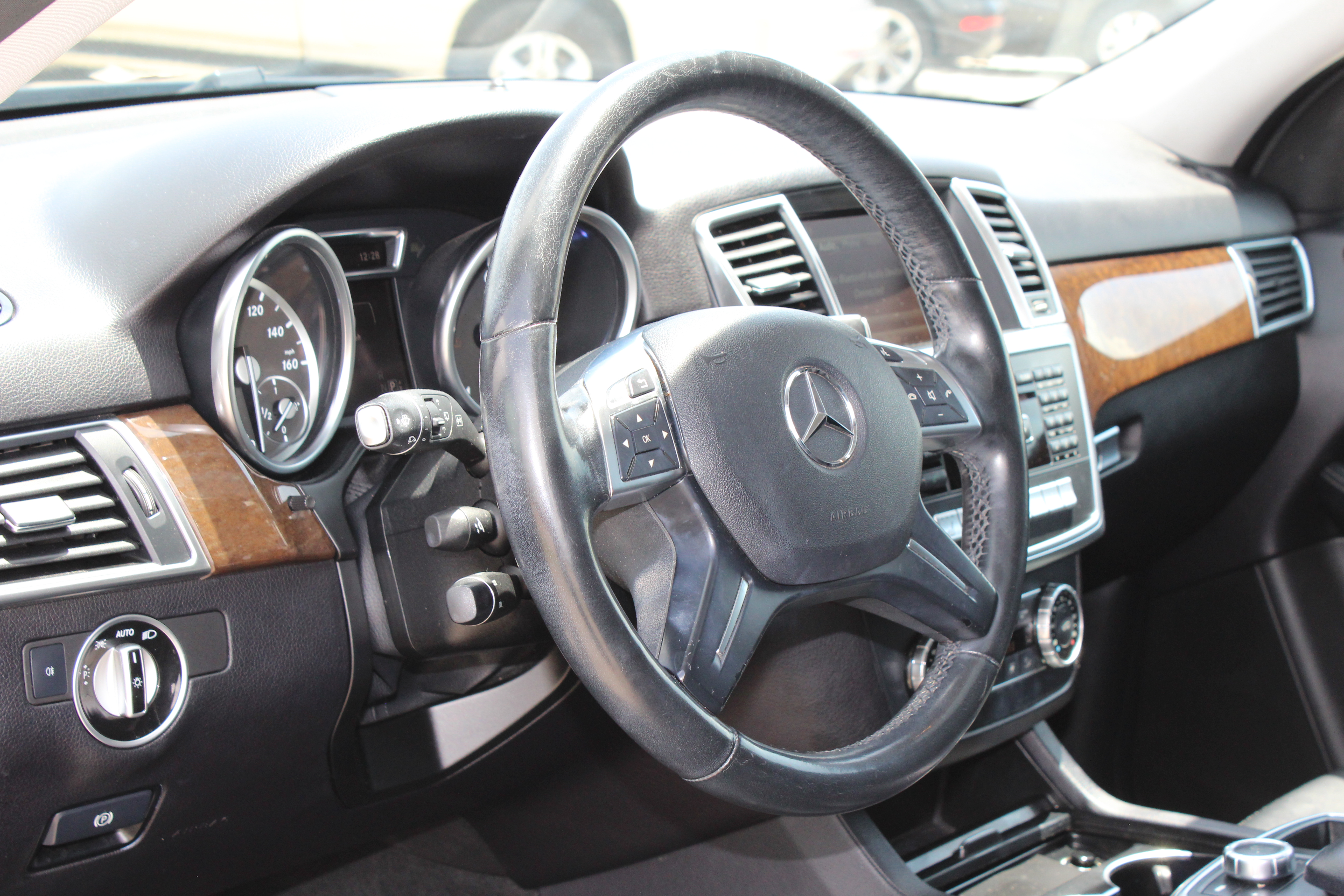 2015 Mercedes-Benz ML 350 RWD 4dr ML 350 - Black exterior view 18