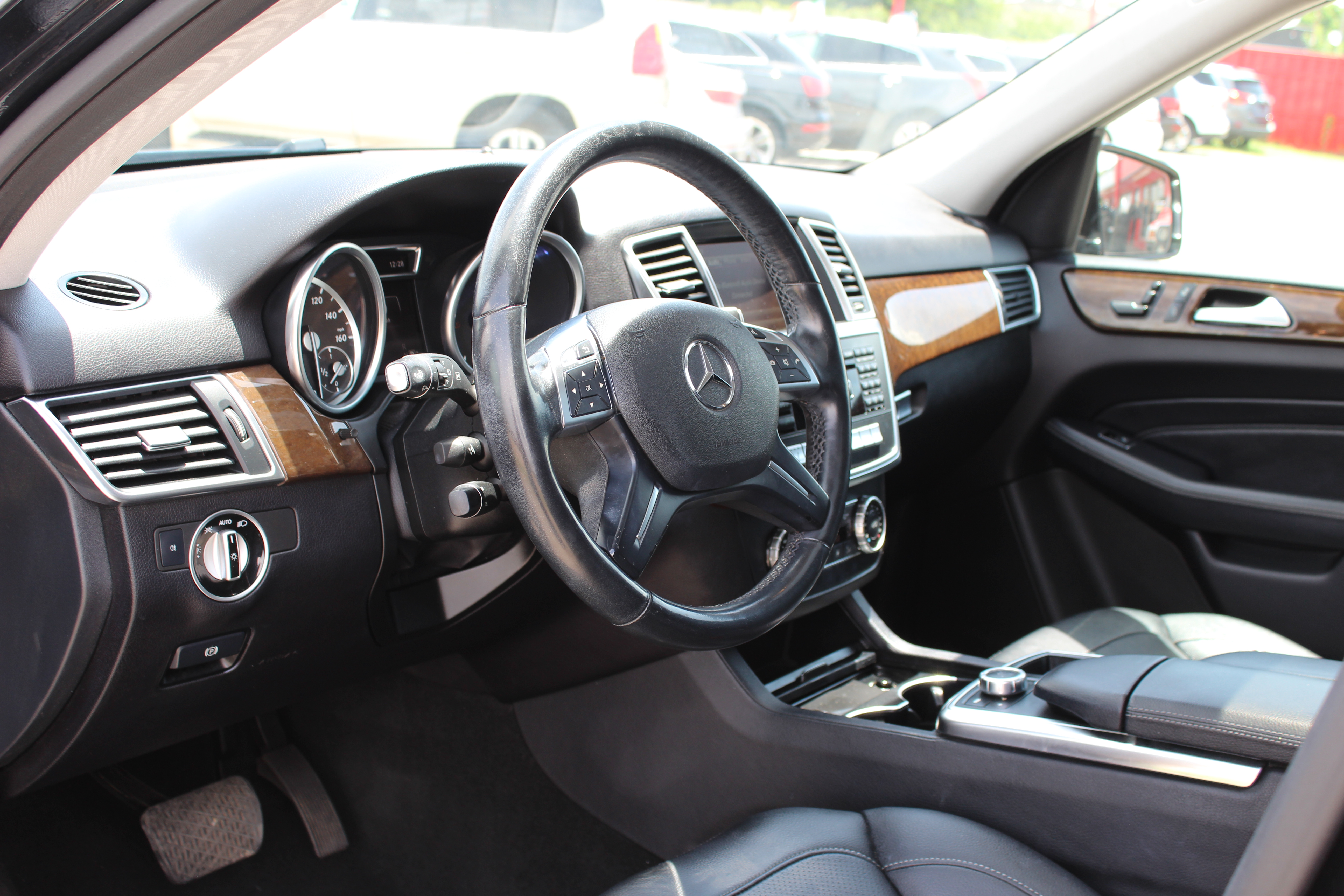 2015 Mercedes-Benz ML 350 RWD 4dr ML 350 - Black exterior view 17