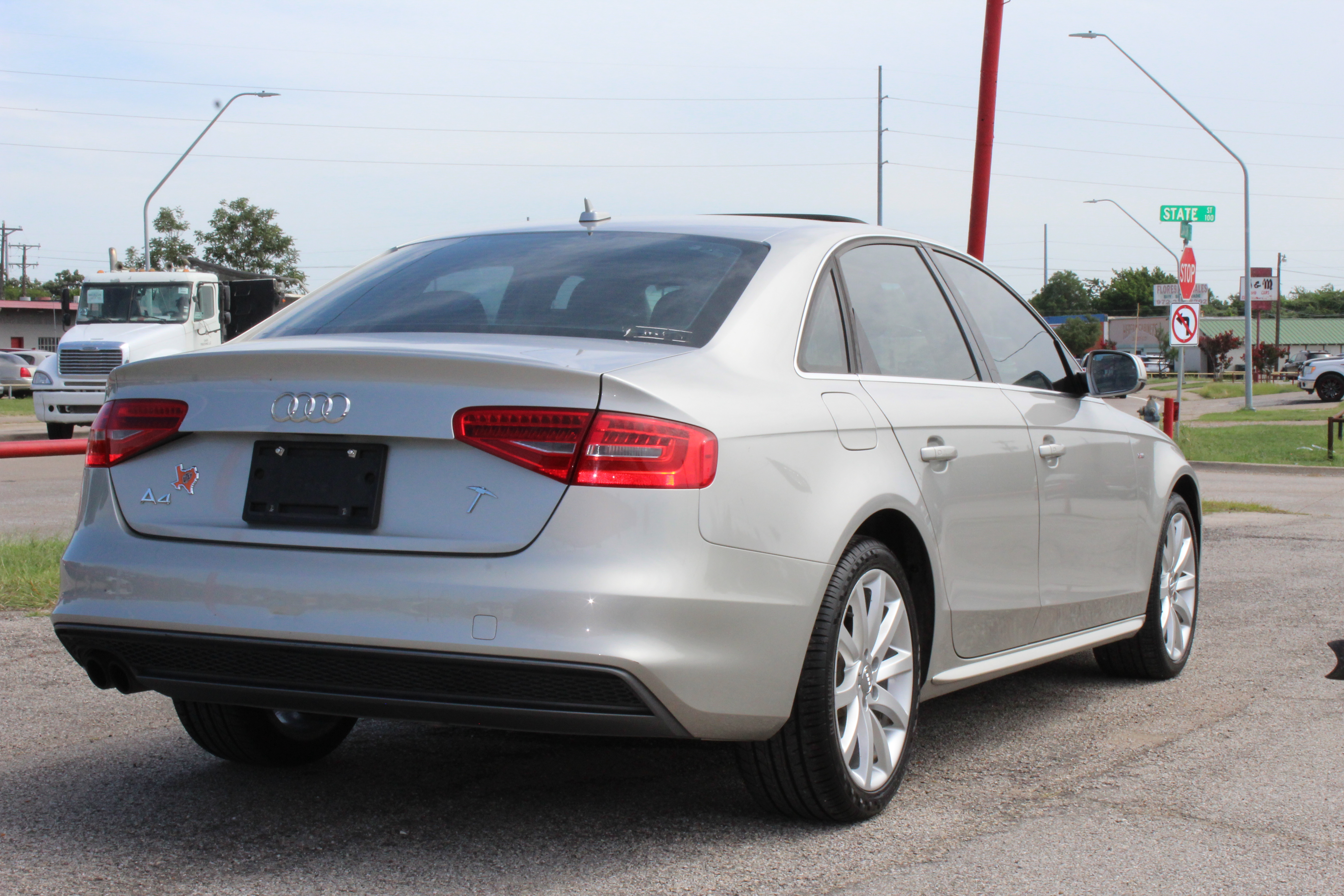 2014 Audi A4 4dr Sdn CVT FrontTrak 2.0T Premium - Silver exterior view 12