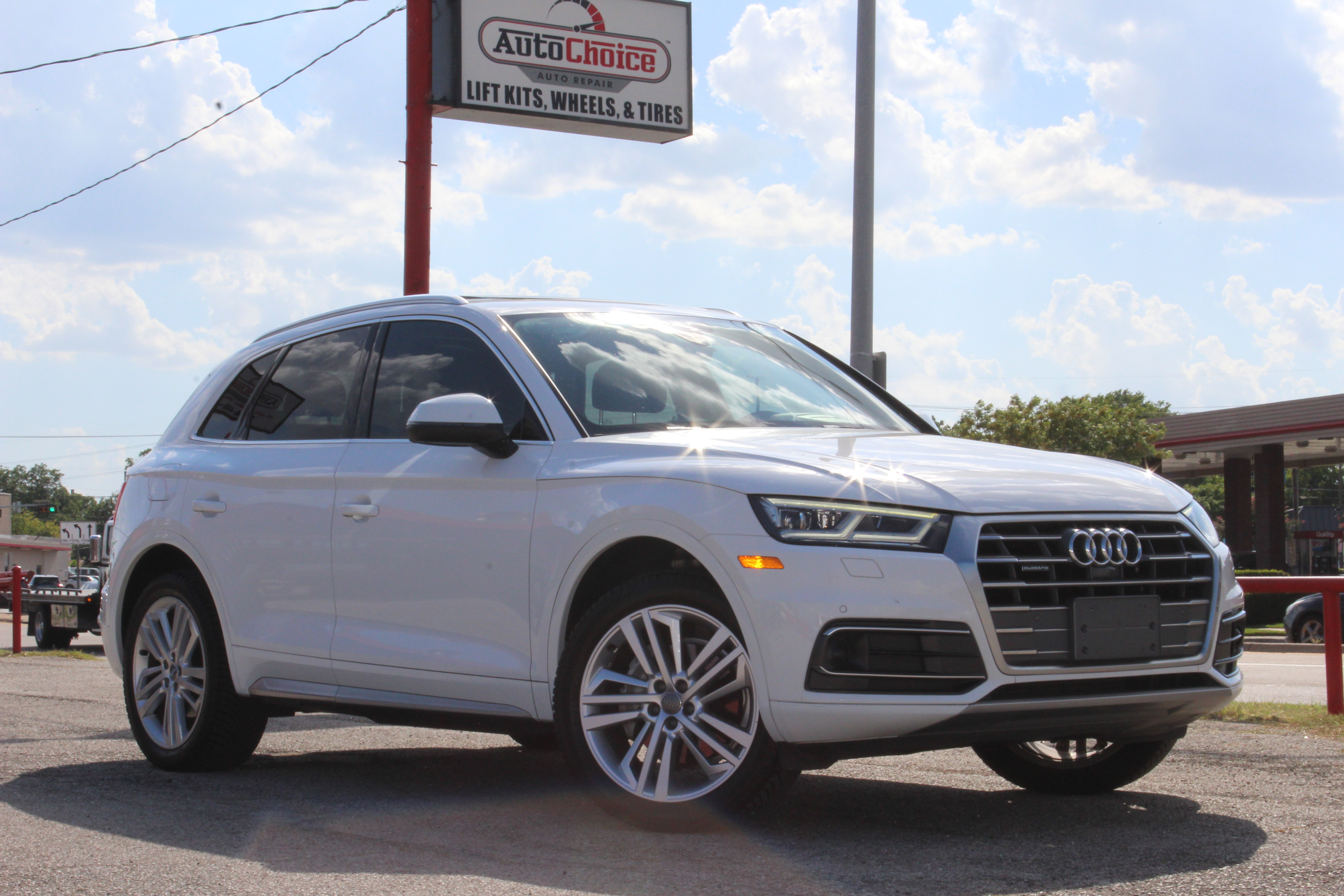 2018 Audi Q5 2.0 TFSI Prestige - White exterior view 1