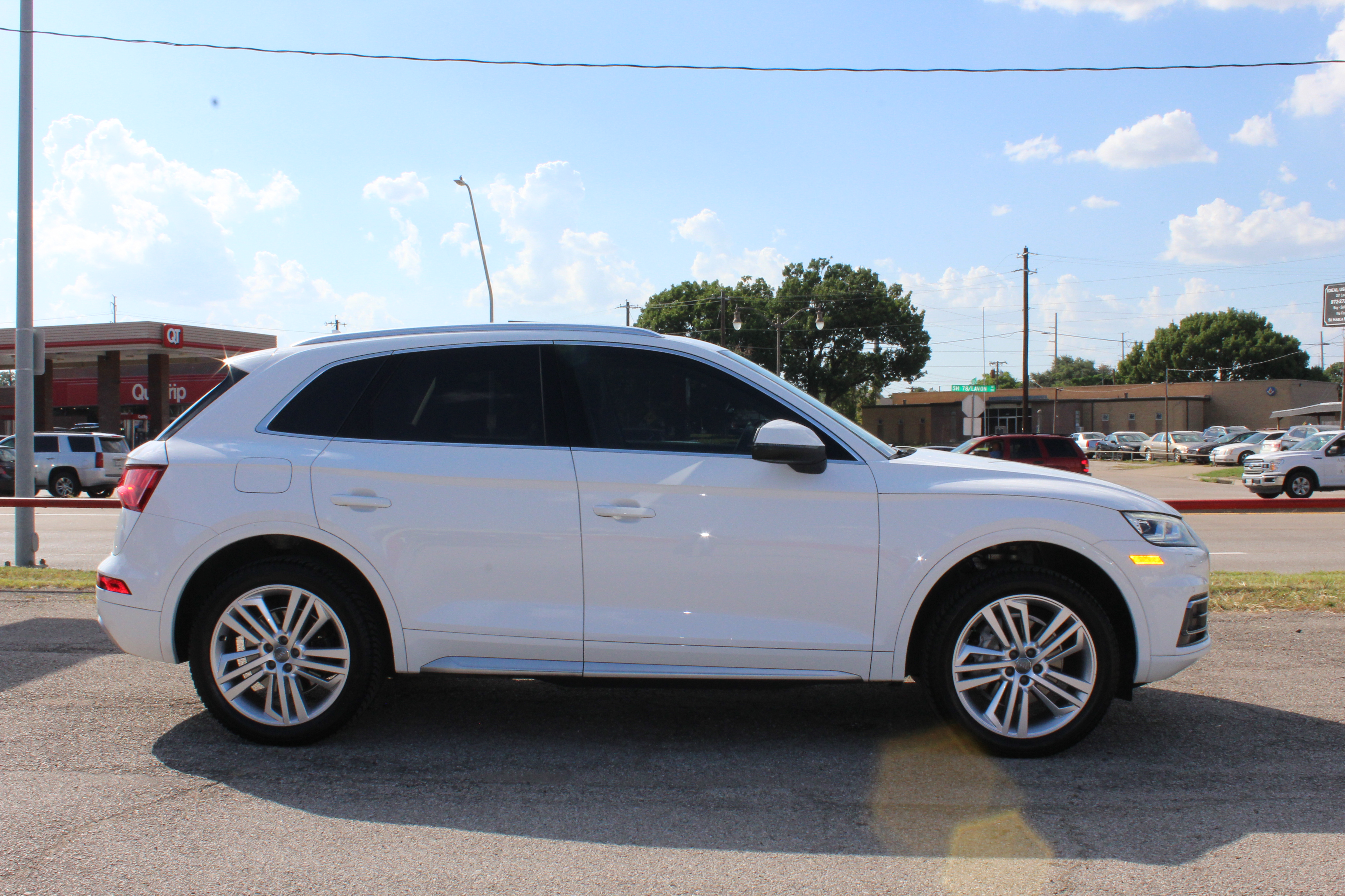 2018 Audi Q5 2.0 TFSI Prestige - White exterior view 12