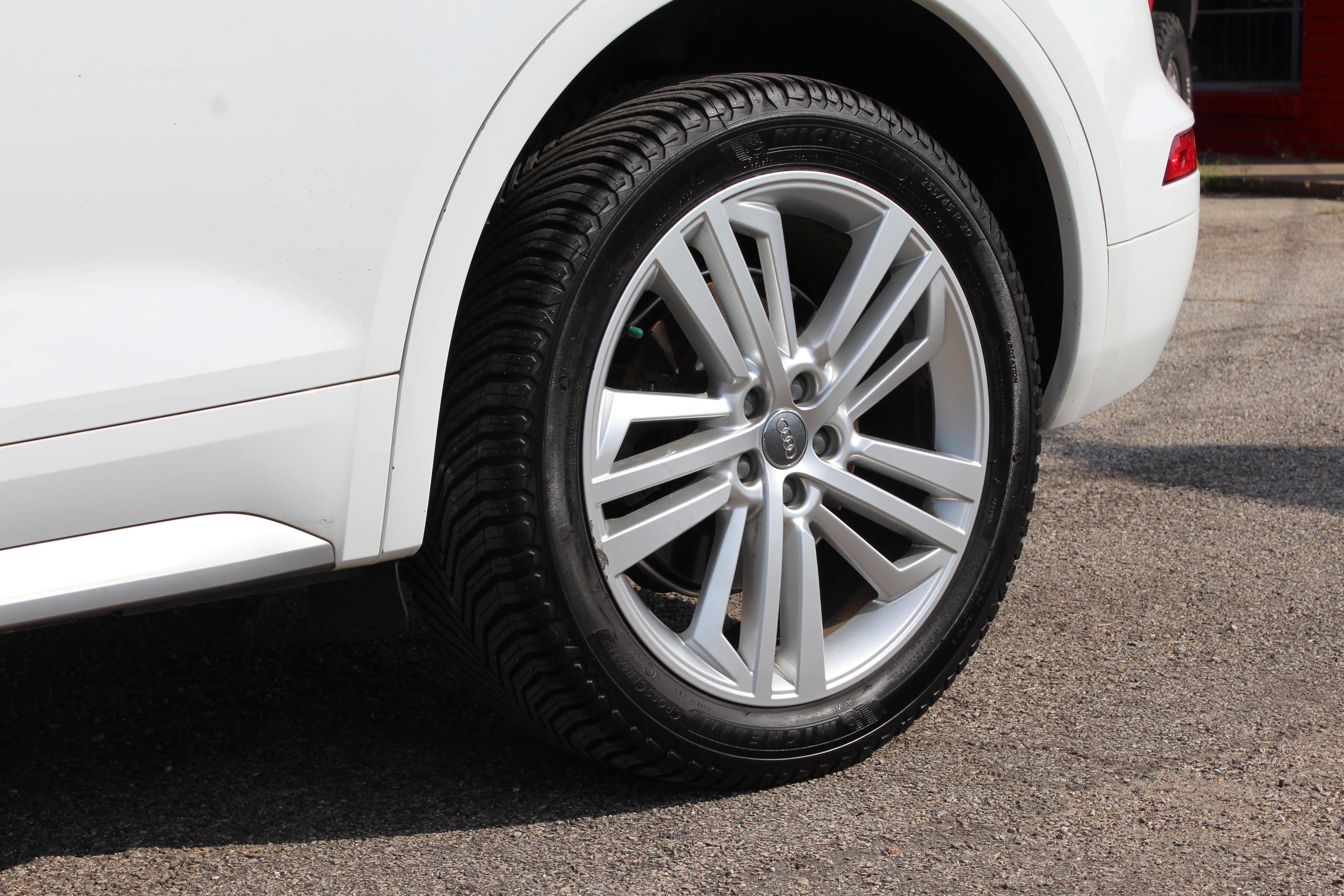 2018 Audi Q5 2.0 TFSI Prestige - White exterior view 8