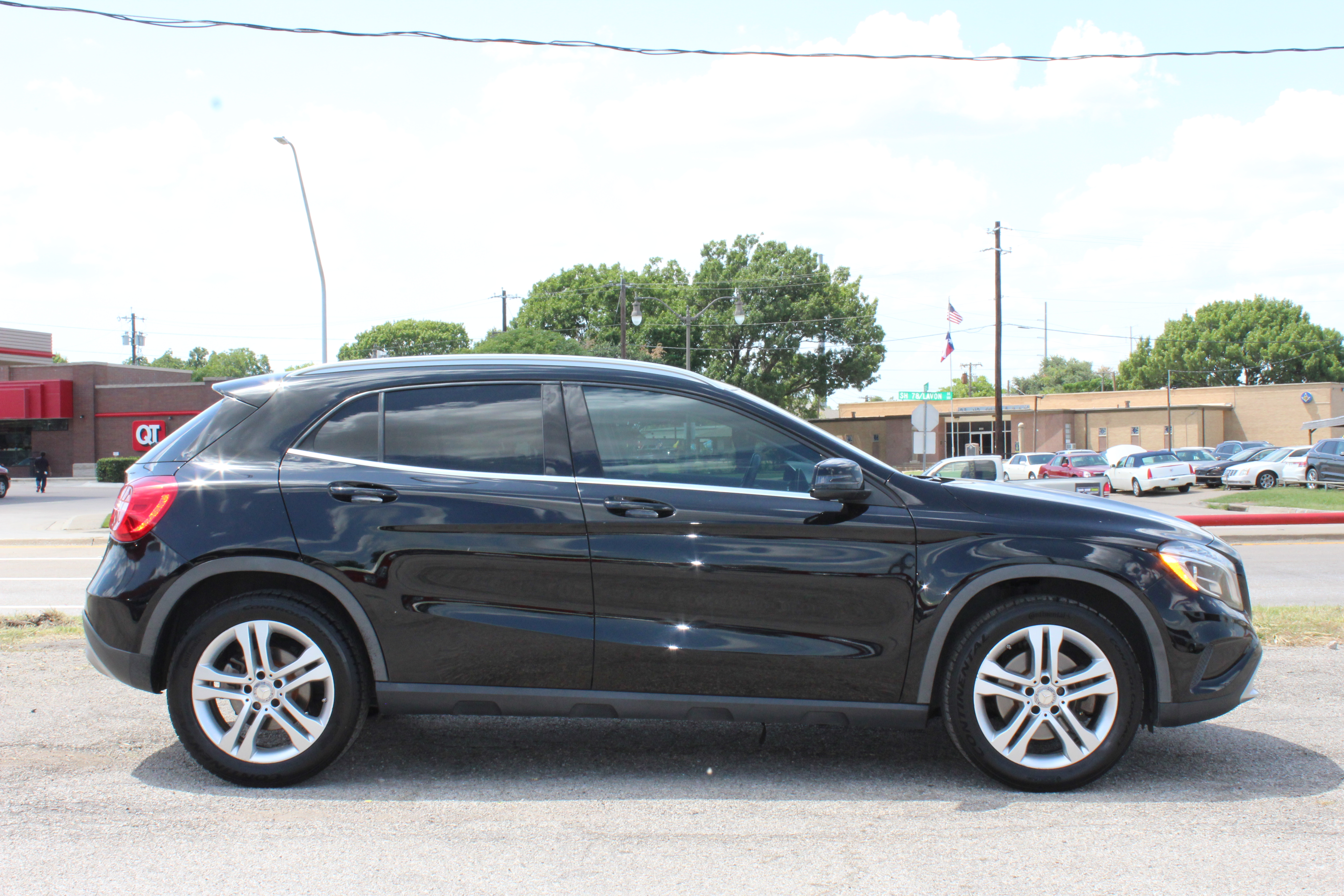 2015 Mercedes-Benz GLA 250 FWD 4dr GLA 250 - Black exterior view 9