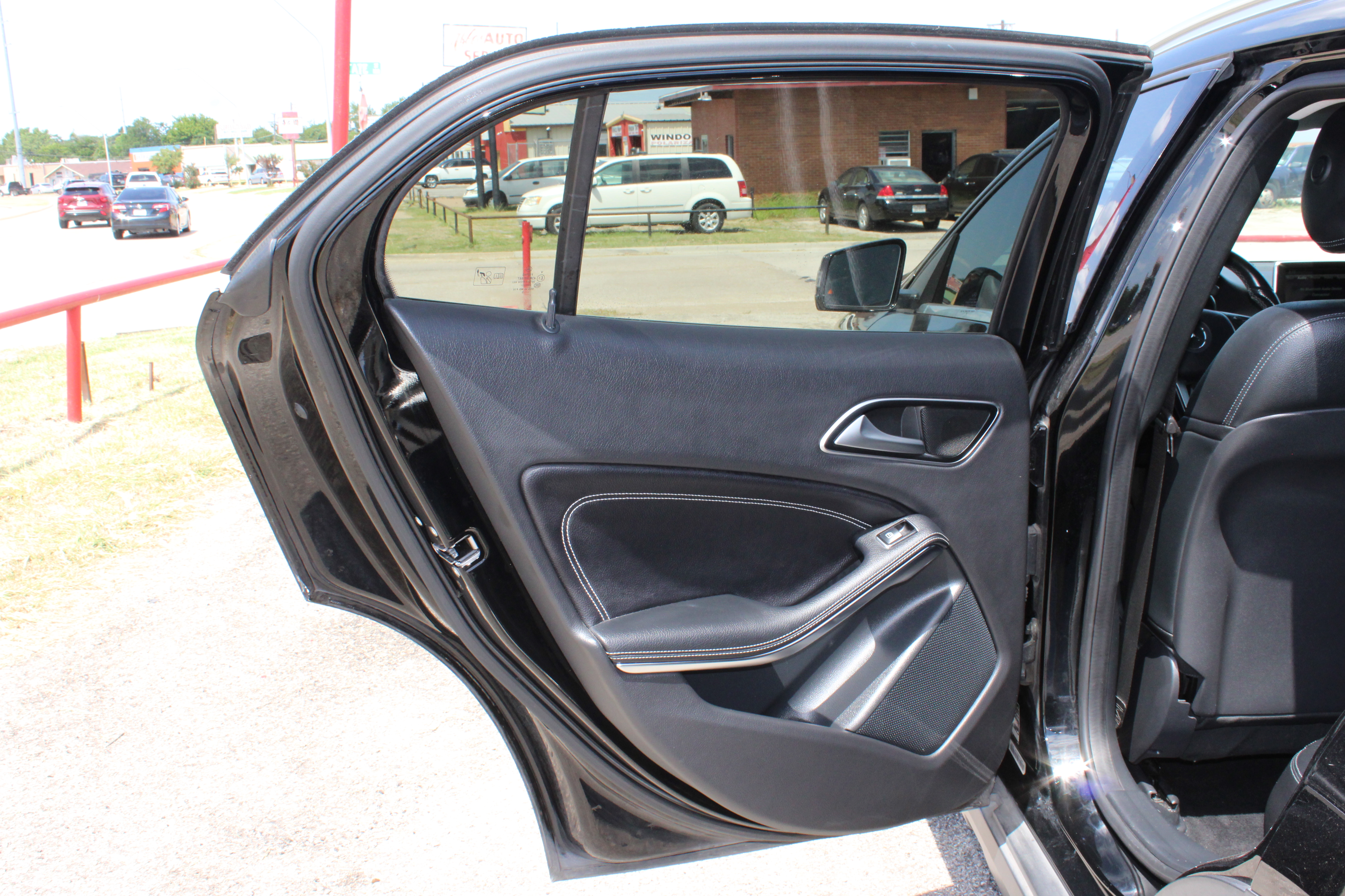 2015 Mercedes-Benz GLA 250 FWD 4dr GLA 250 - Black exterior view 17