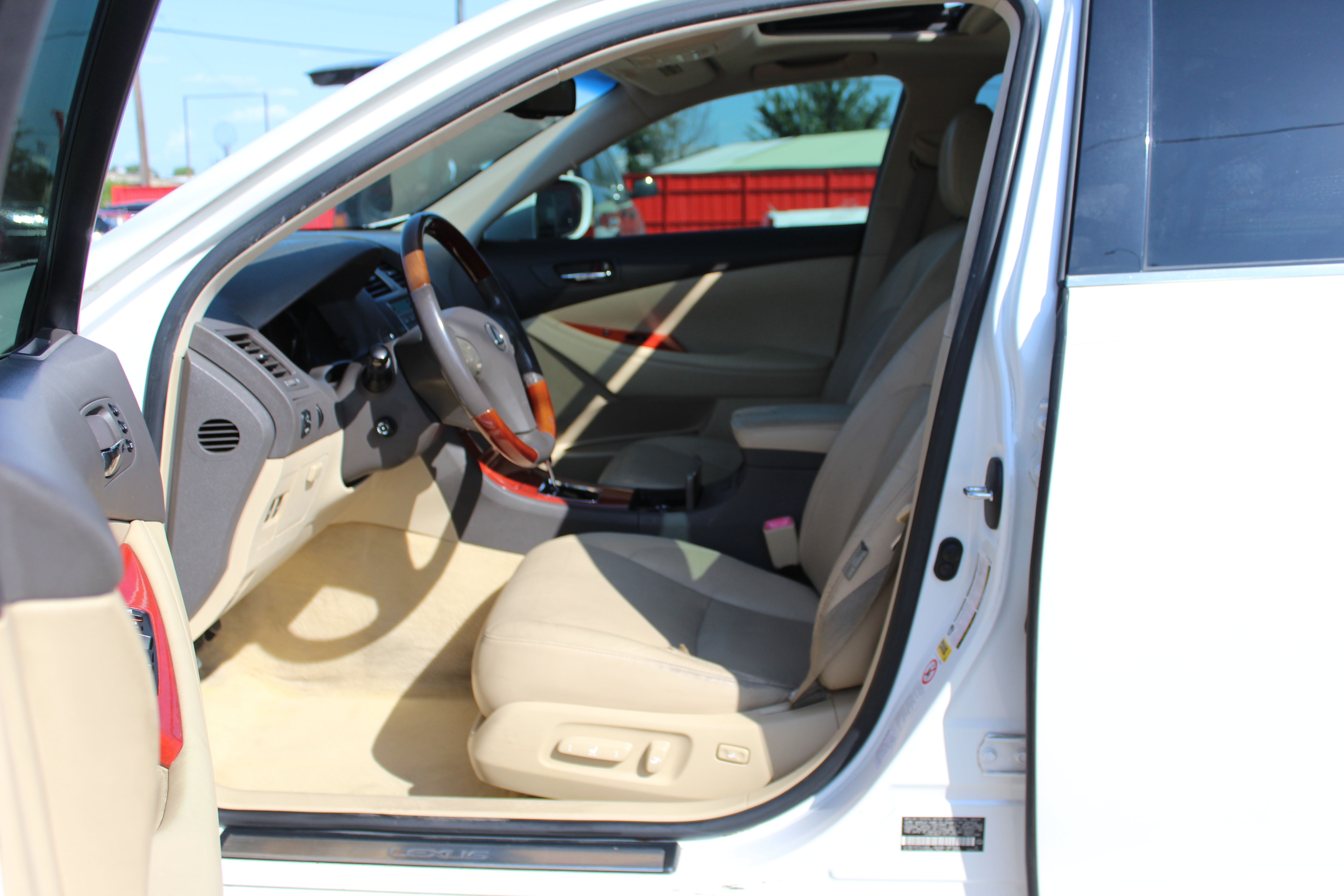 2007 Lexus ES 350 4dr Sdn - White exterior view 12