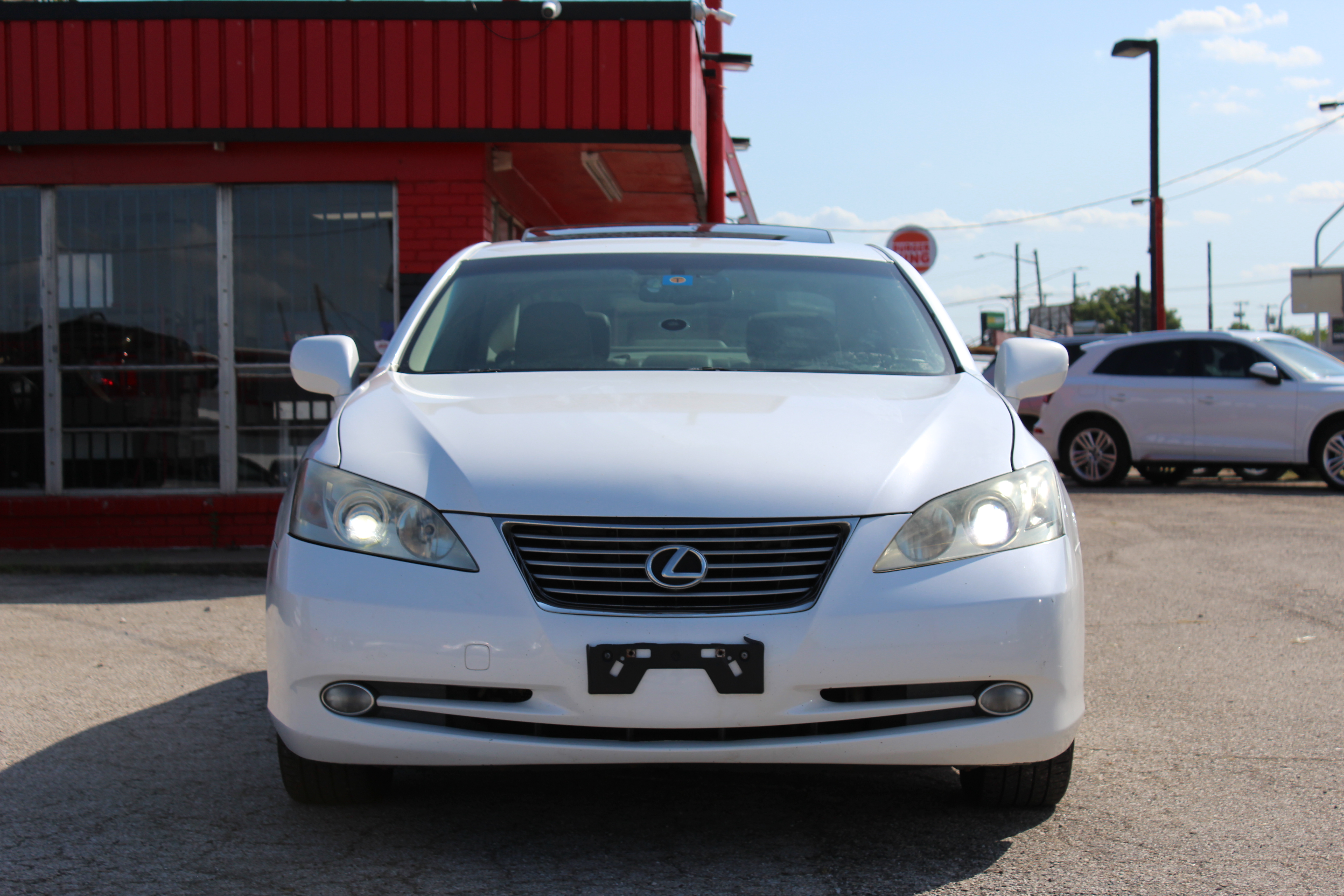 2007 Lexus ES 350 4dr Sdn - White exterior view 4