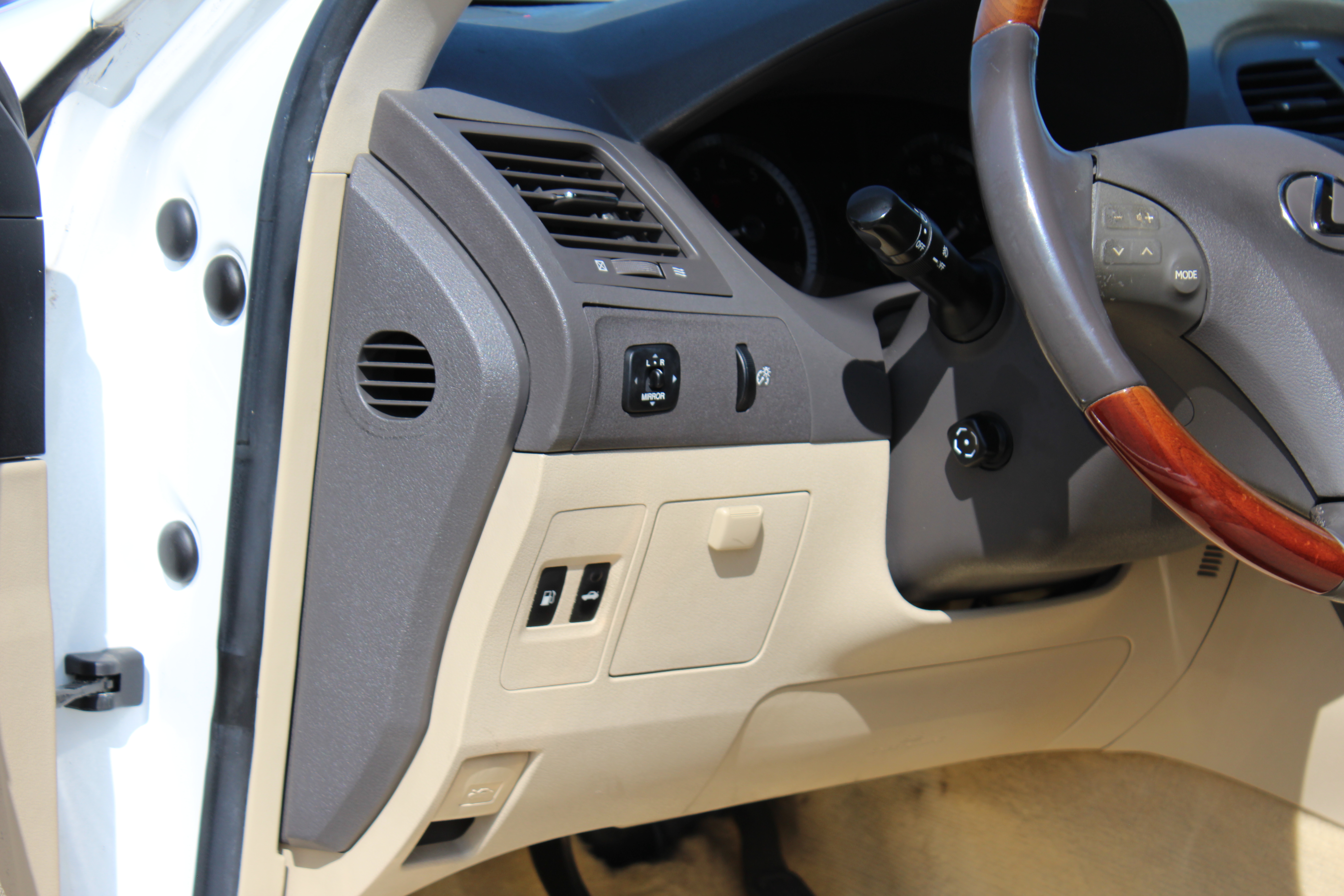 2007 Lexus ES 350 4dr Sdn - White exterior view 14