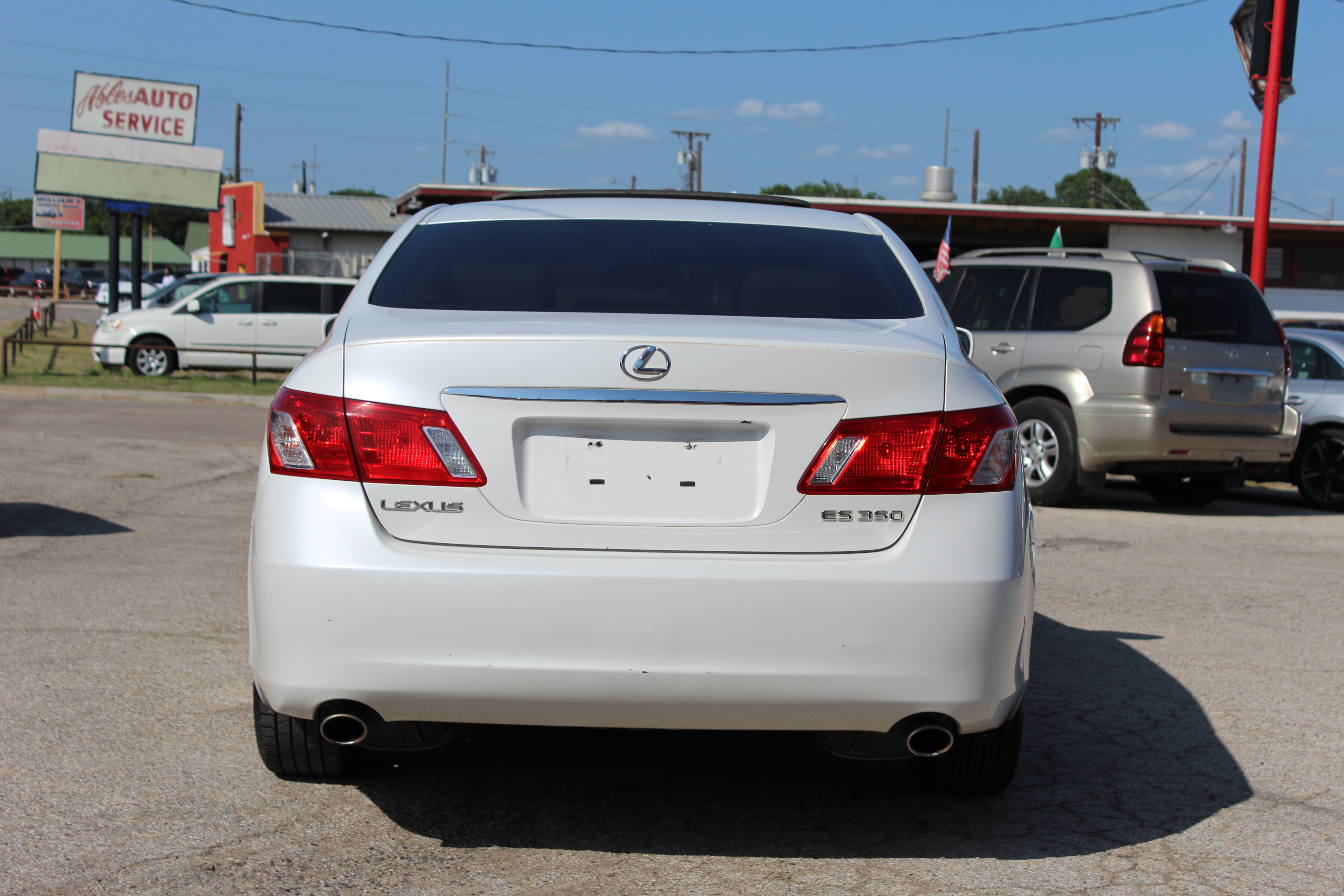 2007 Lexus ES 350 4dr Sdn - White exterior view 8