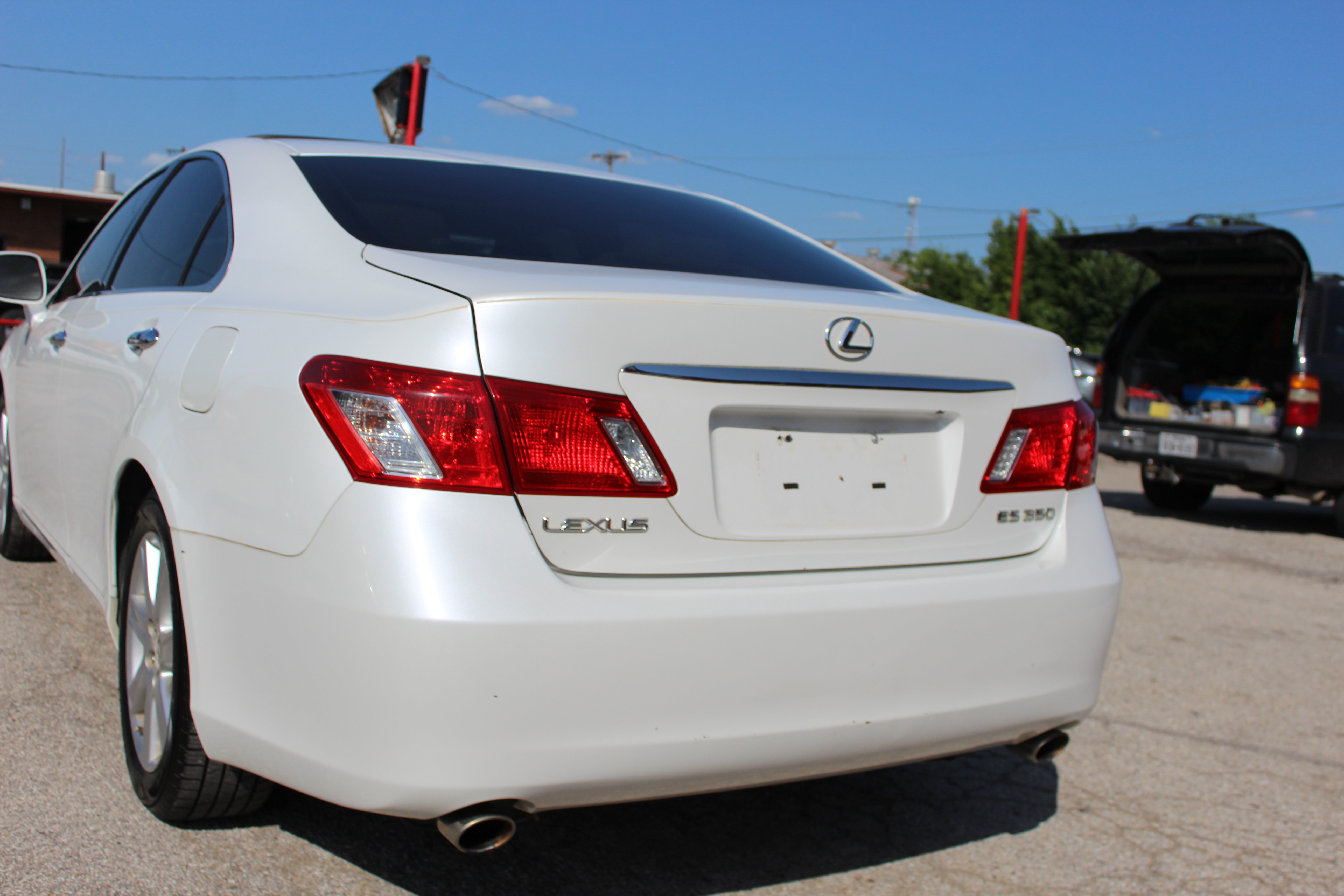 2007 Lexus ES 350 4dr Sdn - White exterior view 20