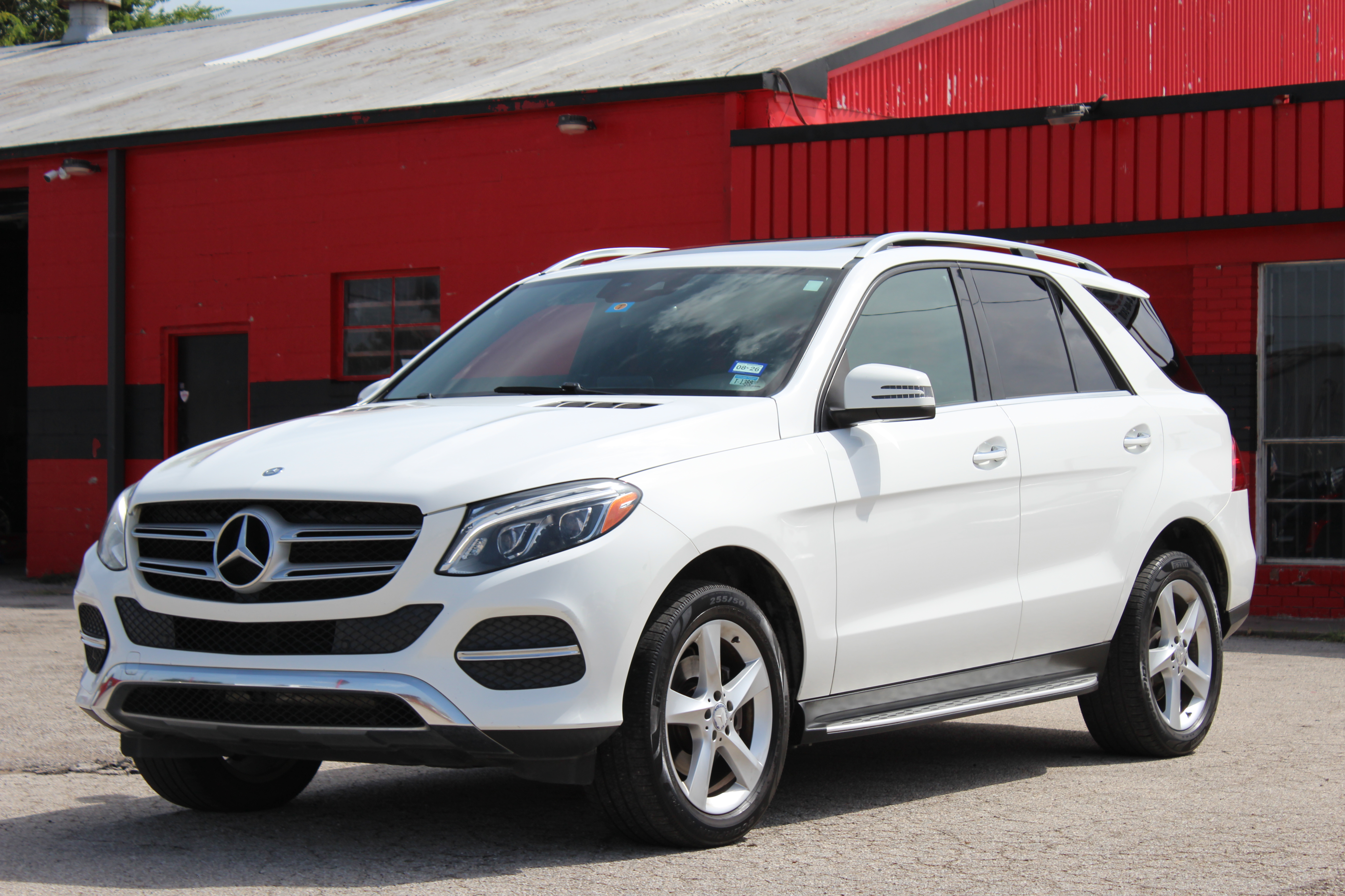 2017 Mercedes-Benz GLE 350 GLE 350 SUV - White exterior view 4