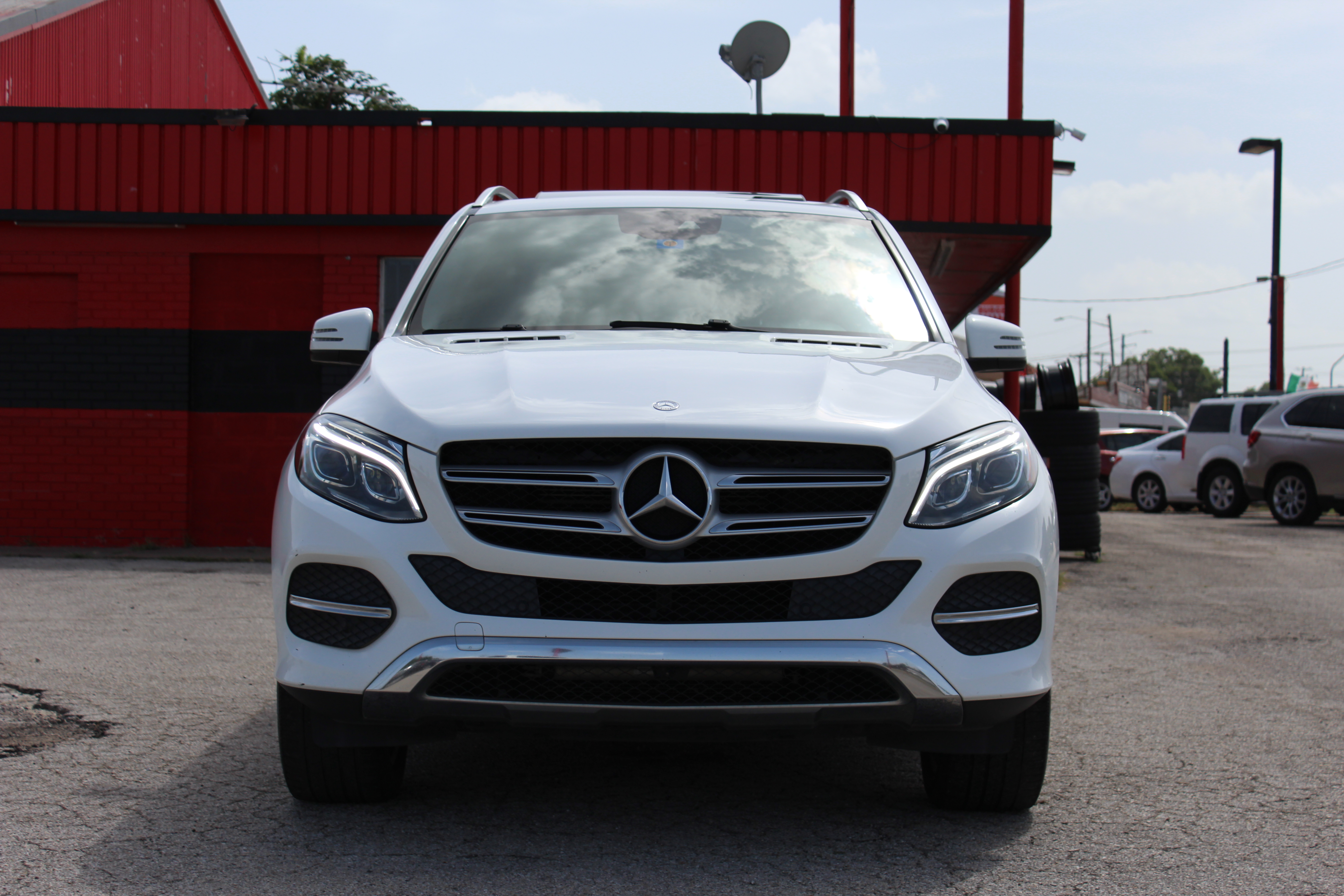 2017 Mercedes-Benz GLE 350 GLE 350 SUV - White exterior view 3