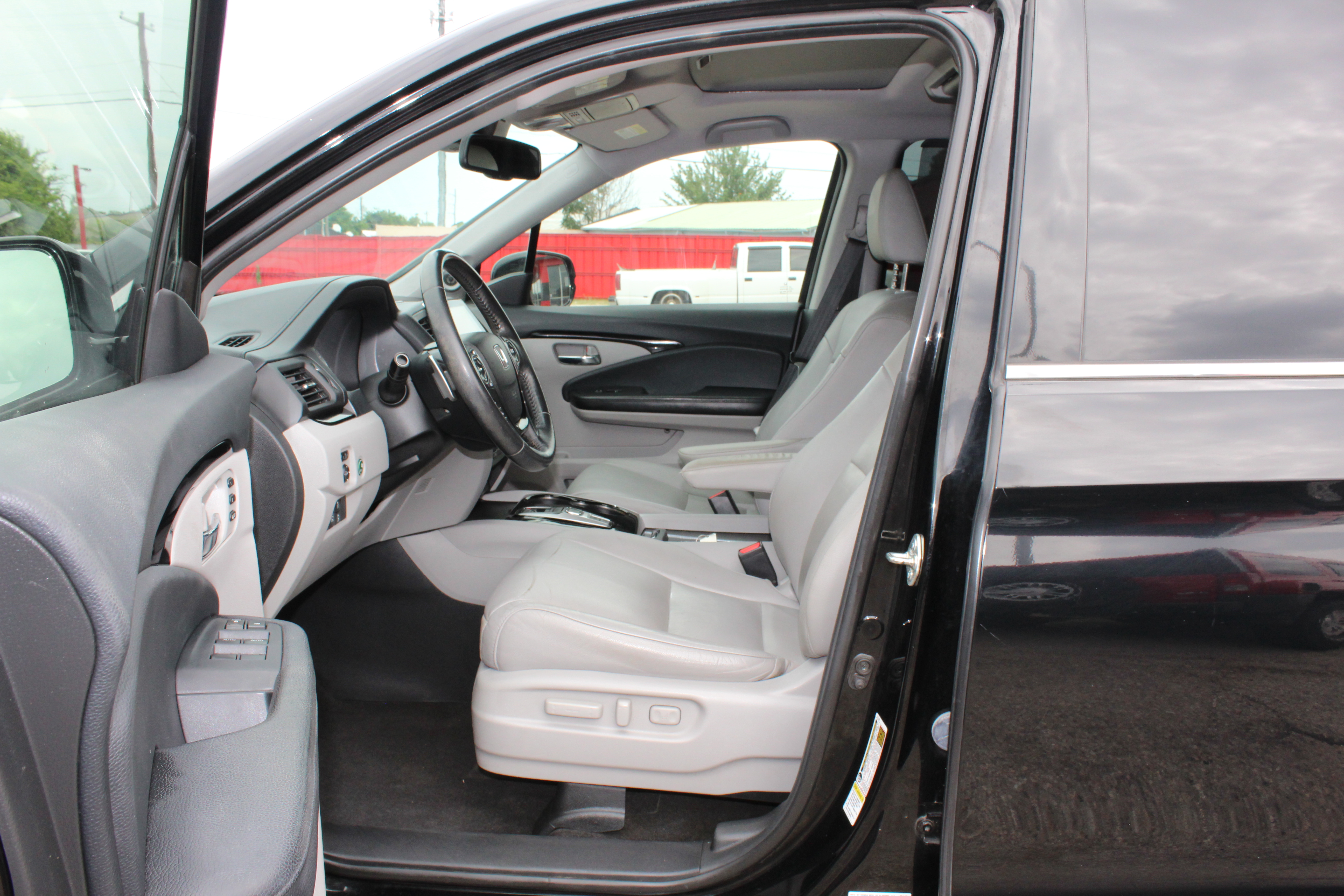 2016 Honda Pilot AWD 4dr Touring w/RES & Navi - Black exterior view 11